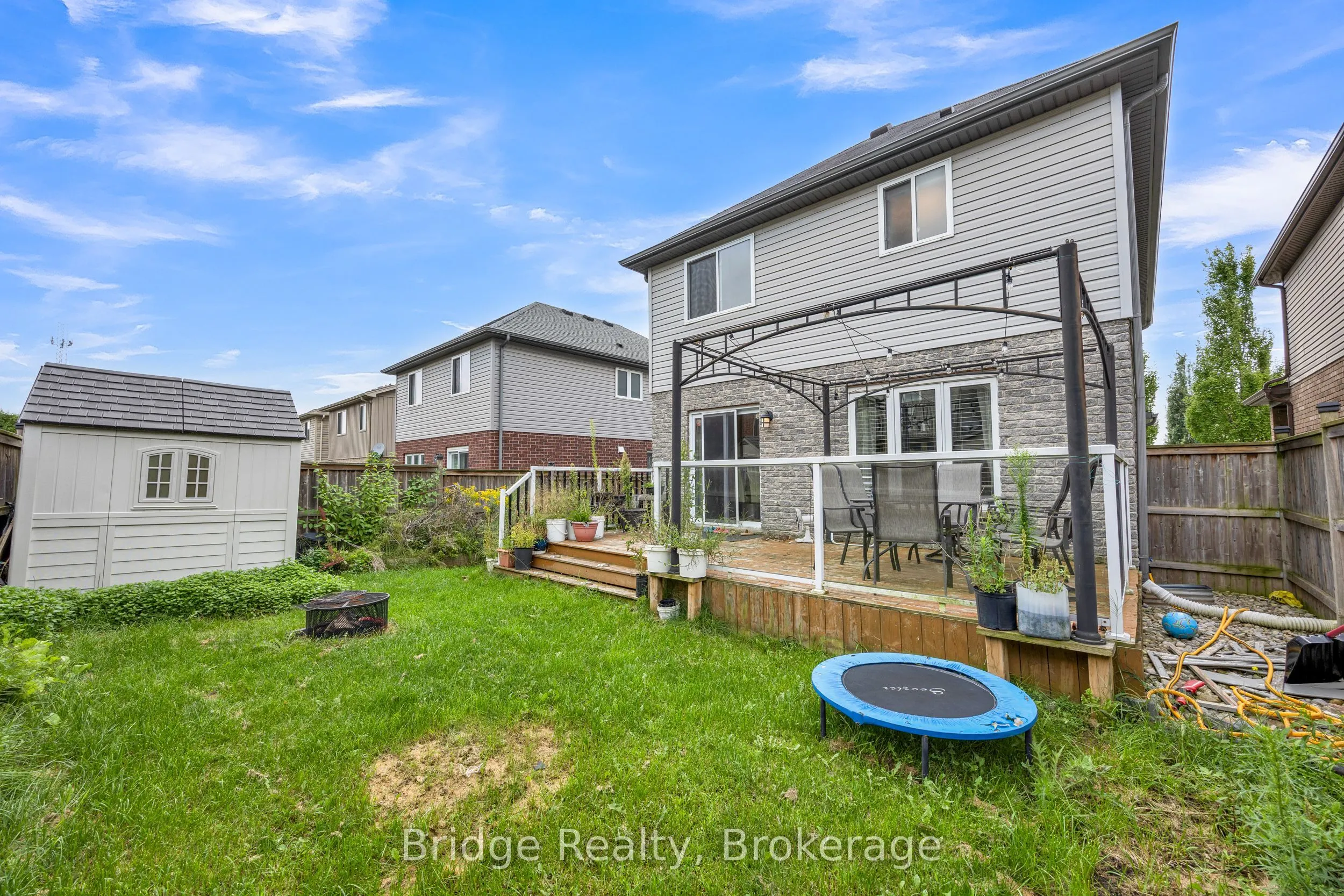 880 Frontenac Crescent