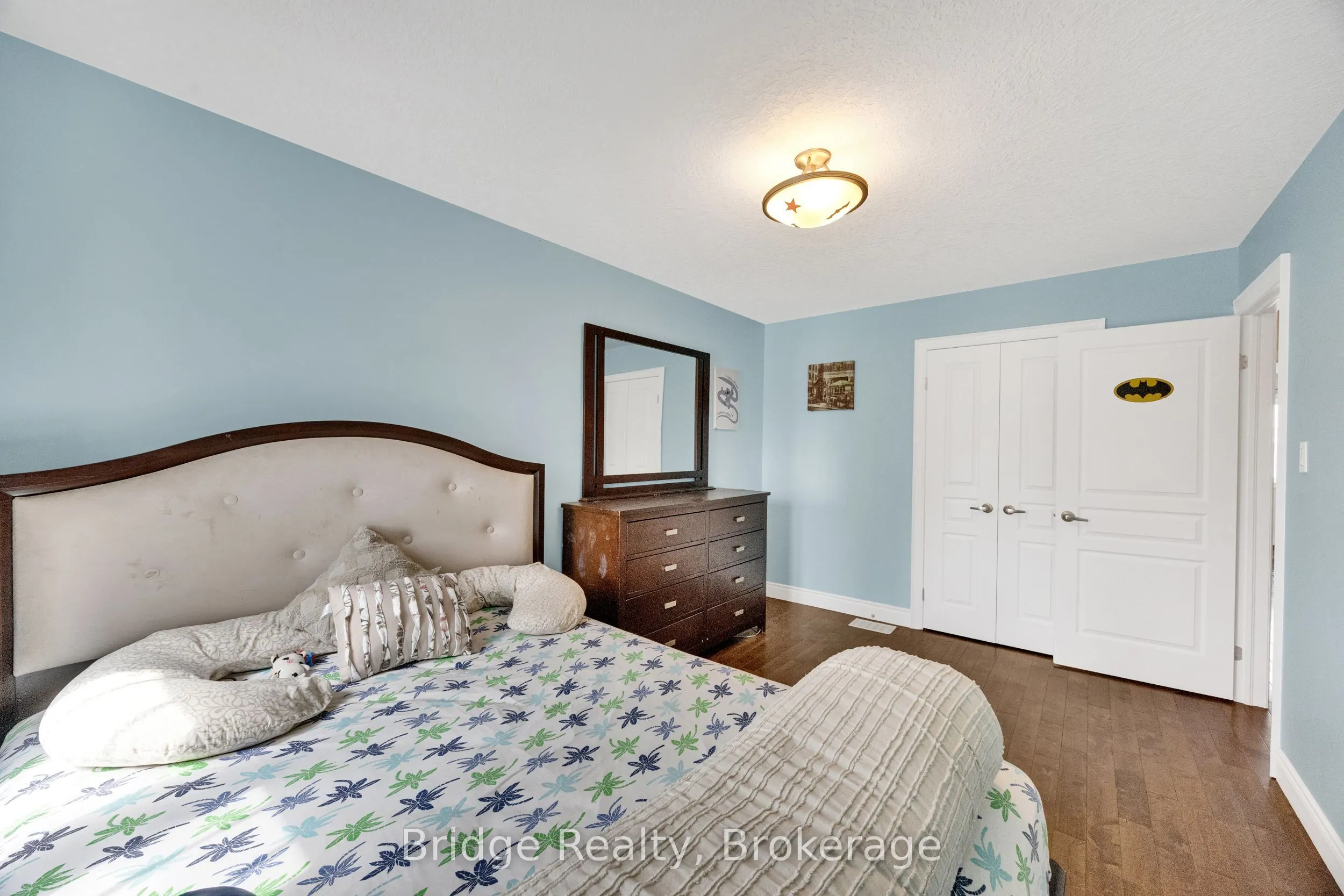 880 Frontenac Crescent