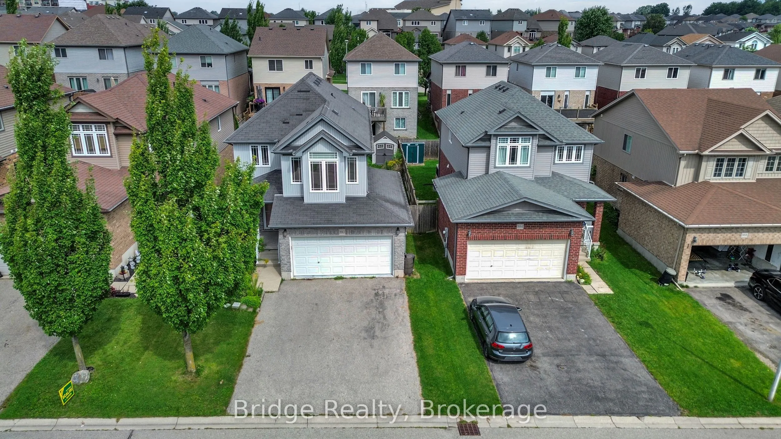 880 Frontenac Crescent