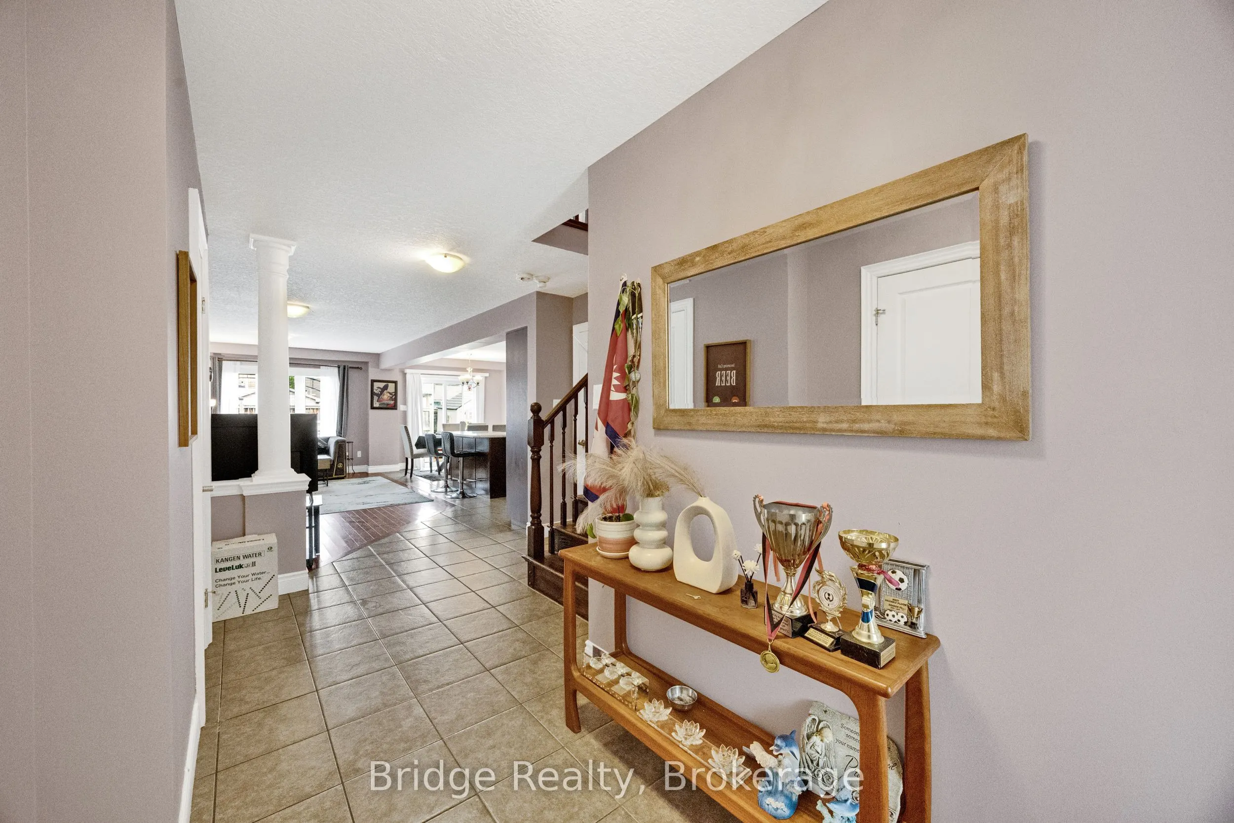 880 Frontenac Crescent