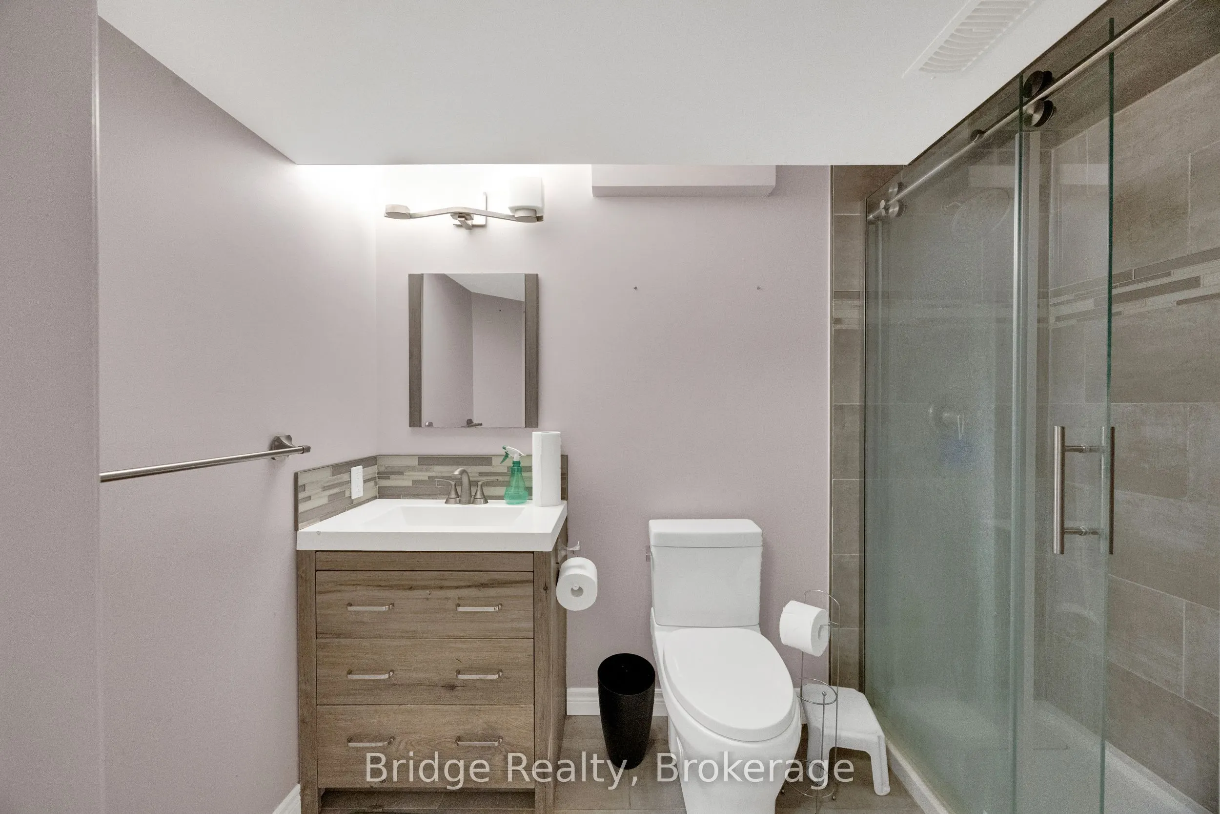 880 Frontenac Crescent