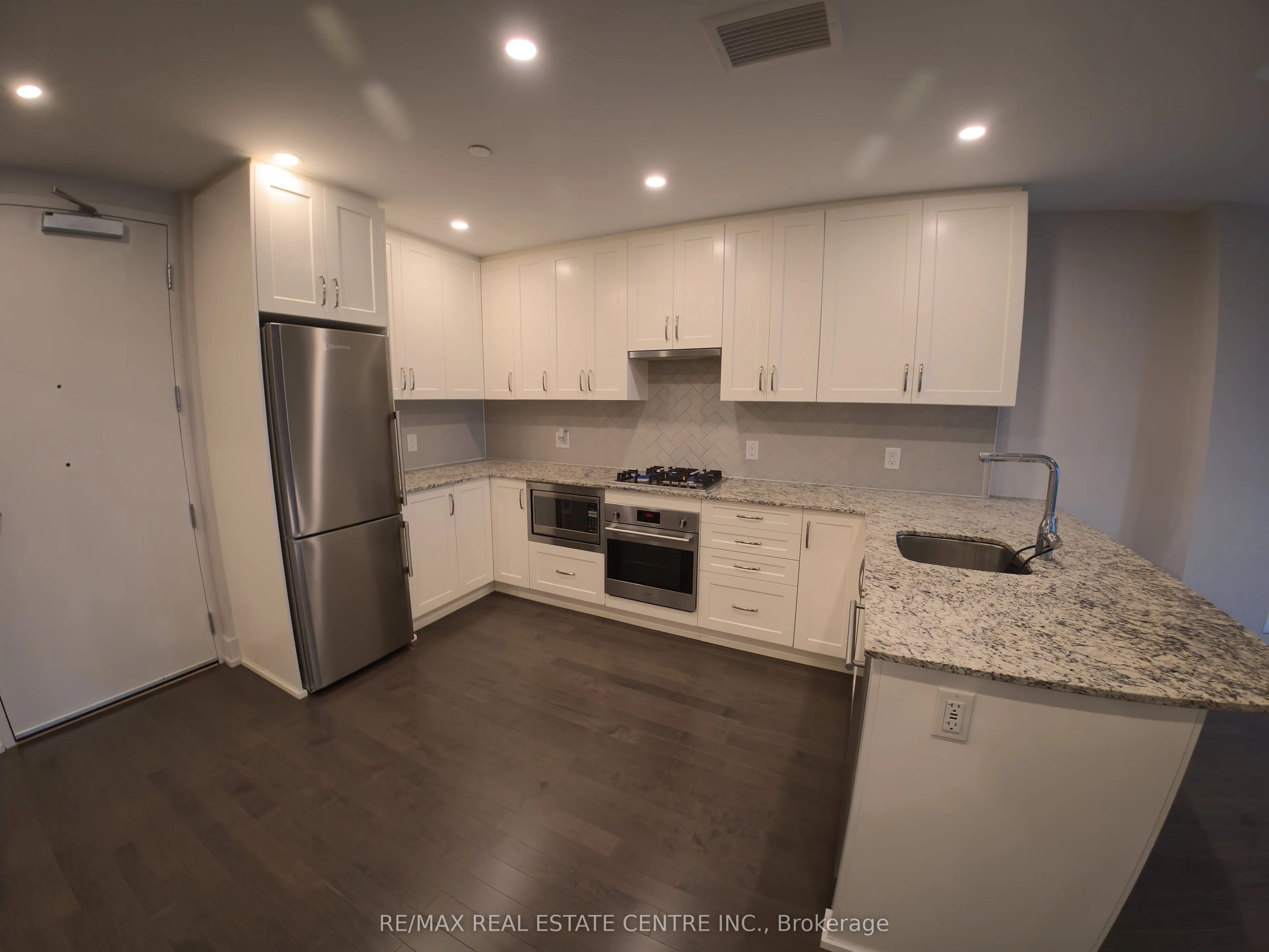 60 SPRINGHURST Avenue #405