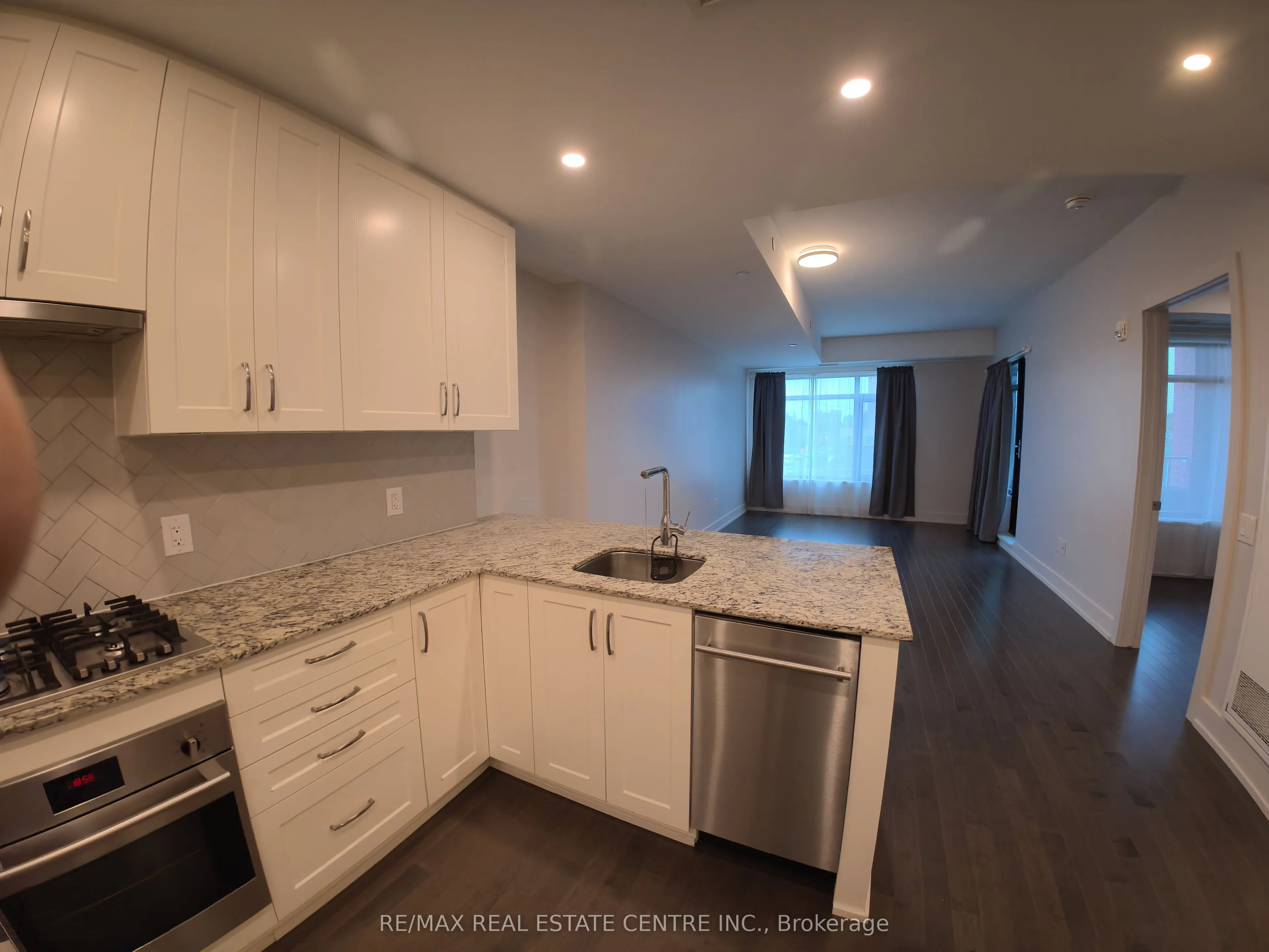 60 SPRINGHURST Avenue #405
