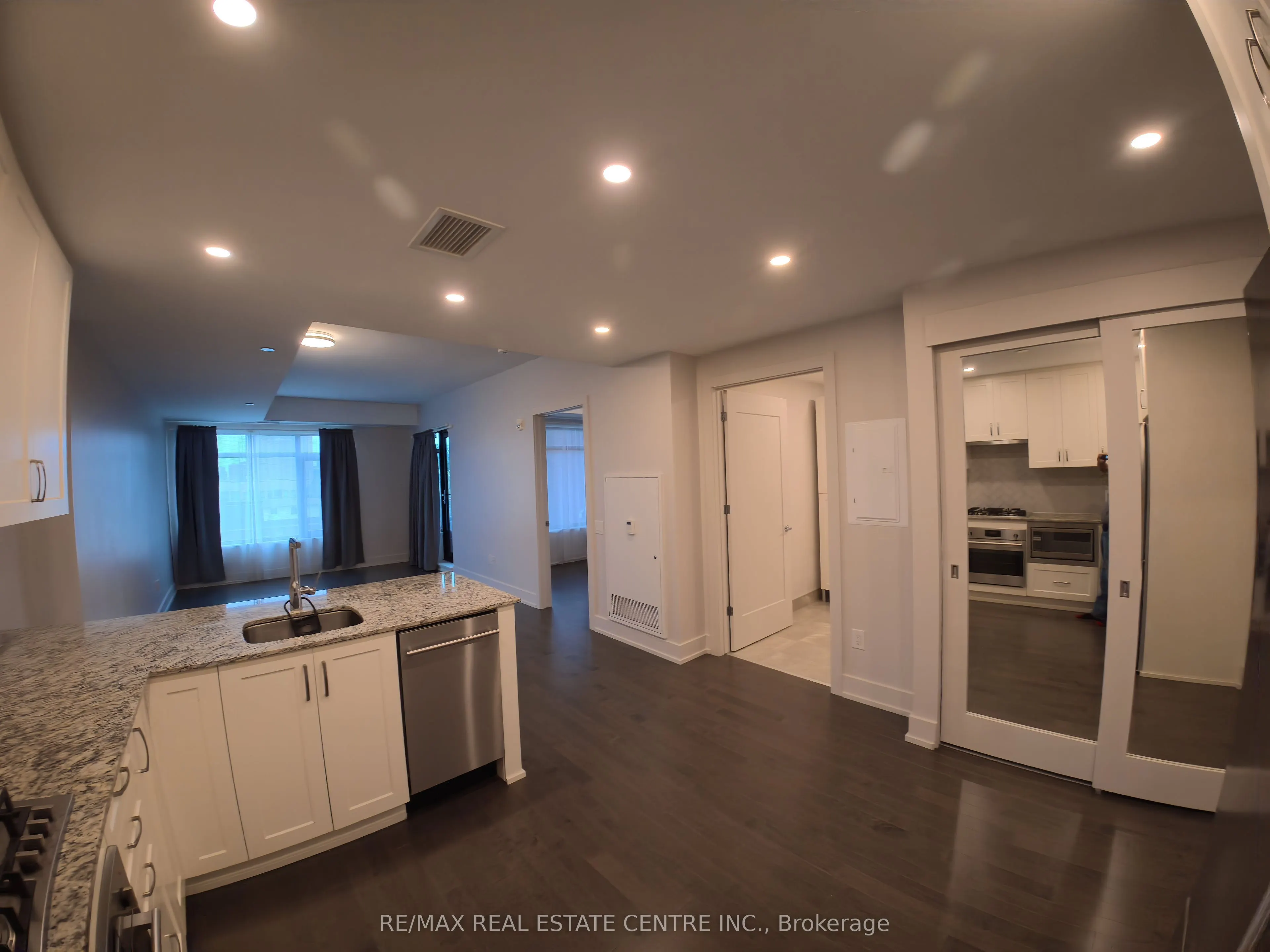 60 SPRINGHURST Avenue #405