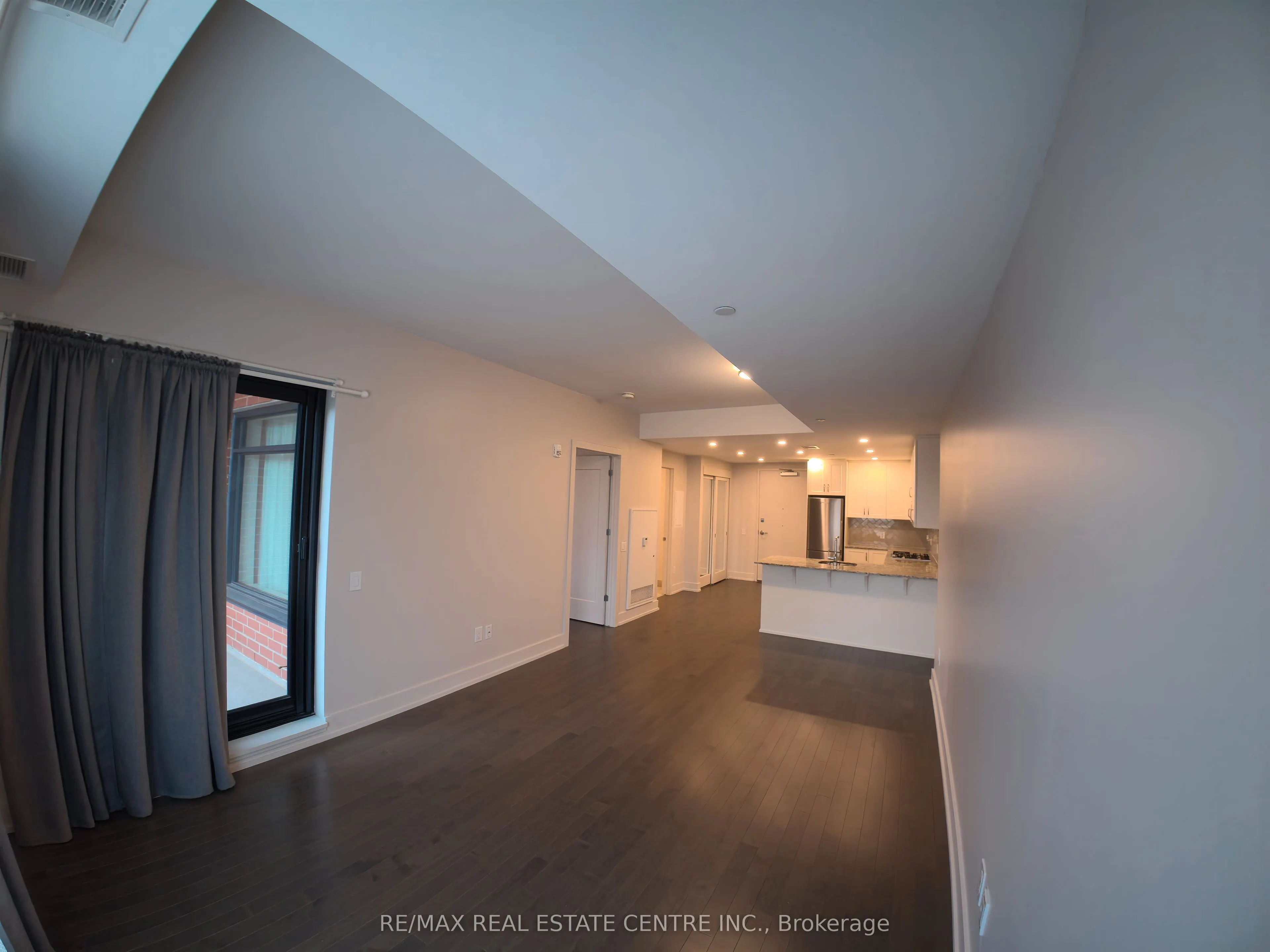 60 SPRINGHURST Avenue #405