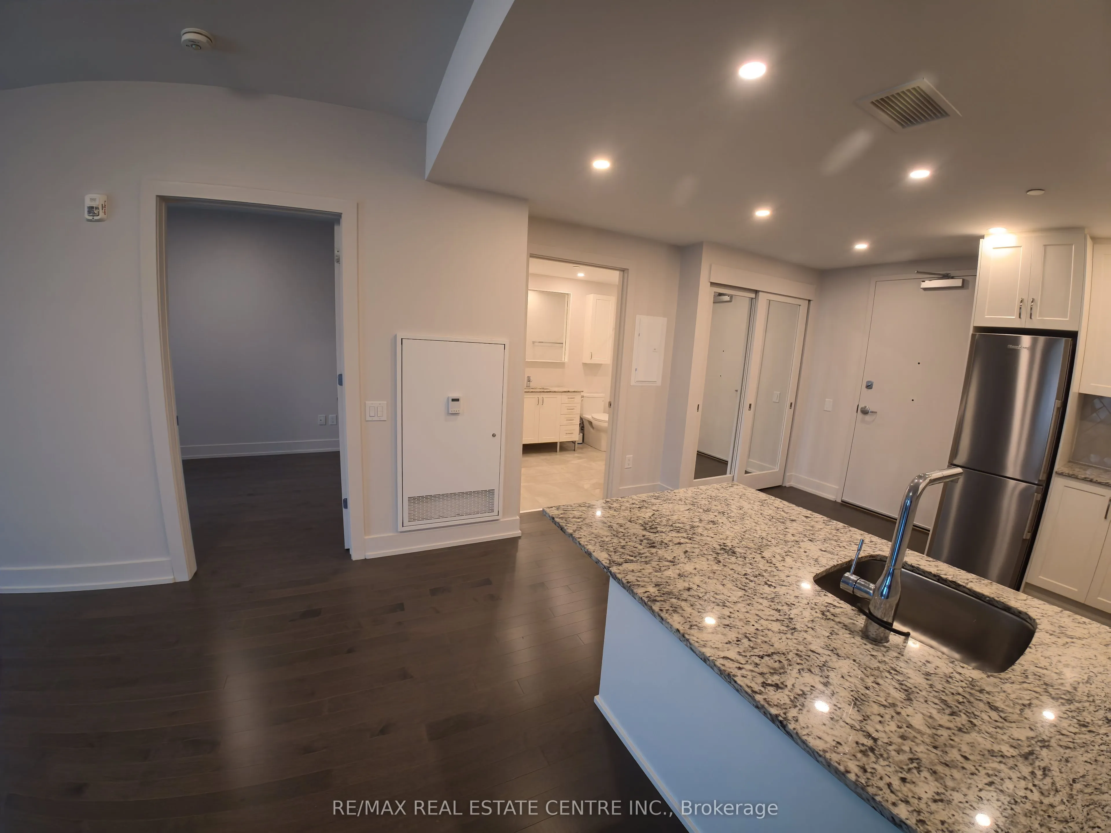 60 SPRINGHURST Avenue #405