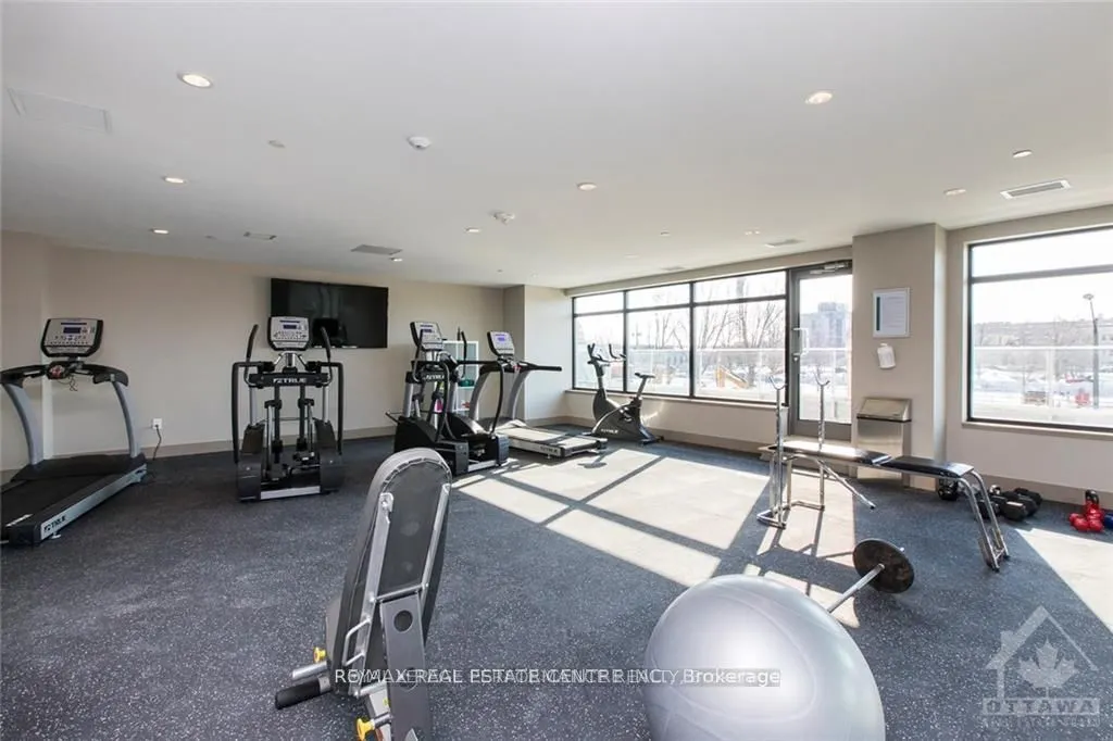 60 SPRINGHURST Avenue #405