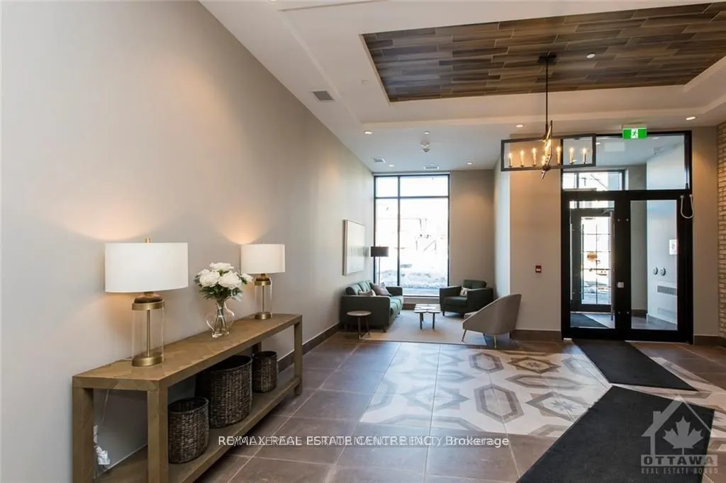 60 SPRINGHURST Avenue #405