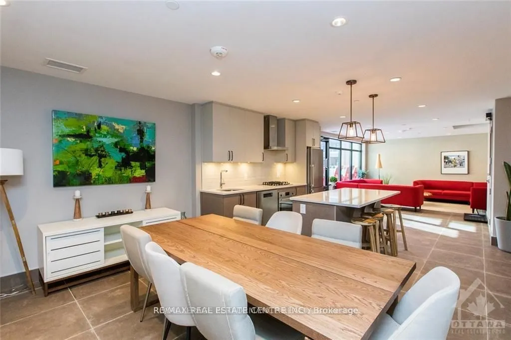 60 SPRINGHURST Avenue #405