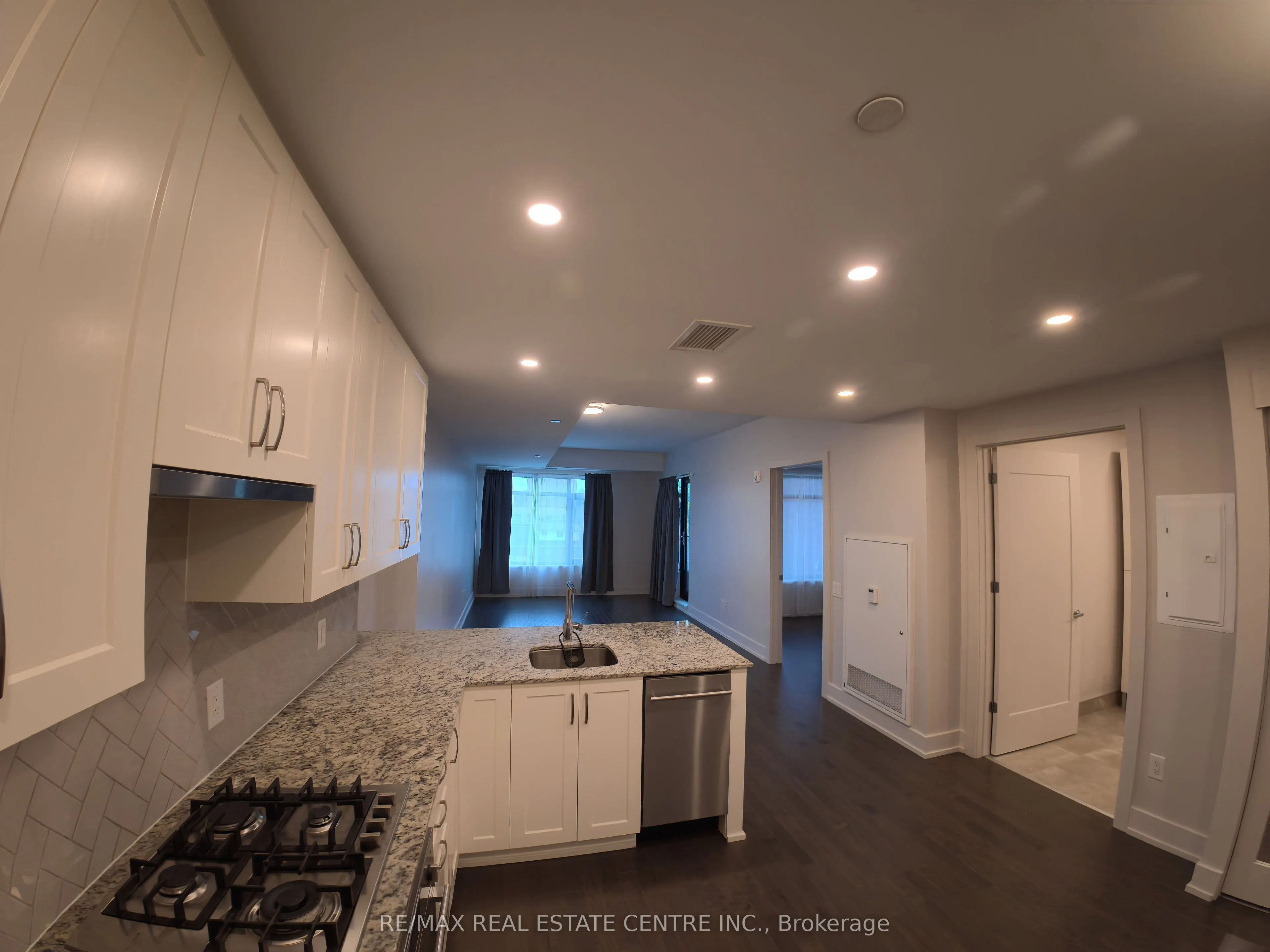 60 SPRINGHURST Avenue #405