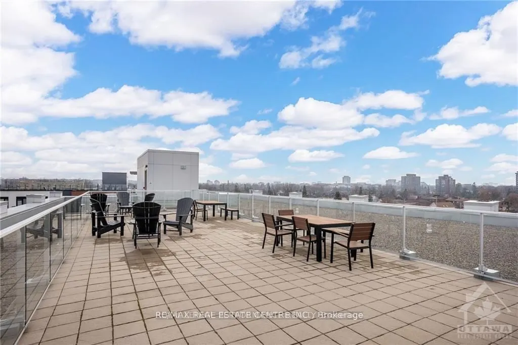 60 SPRINGHURST Avenue #405