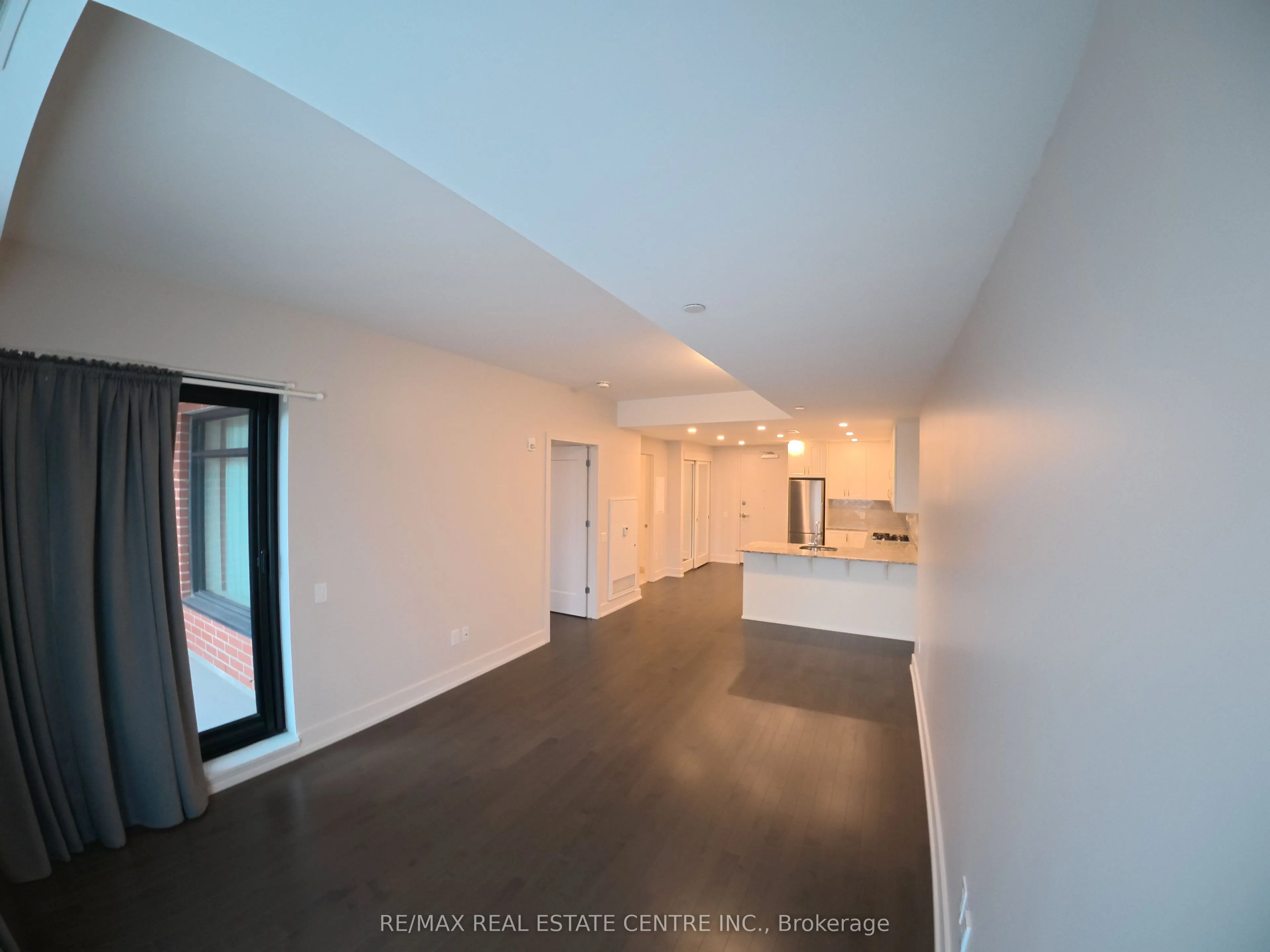 60 SPRINGHURST Avenue #405