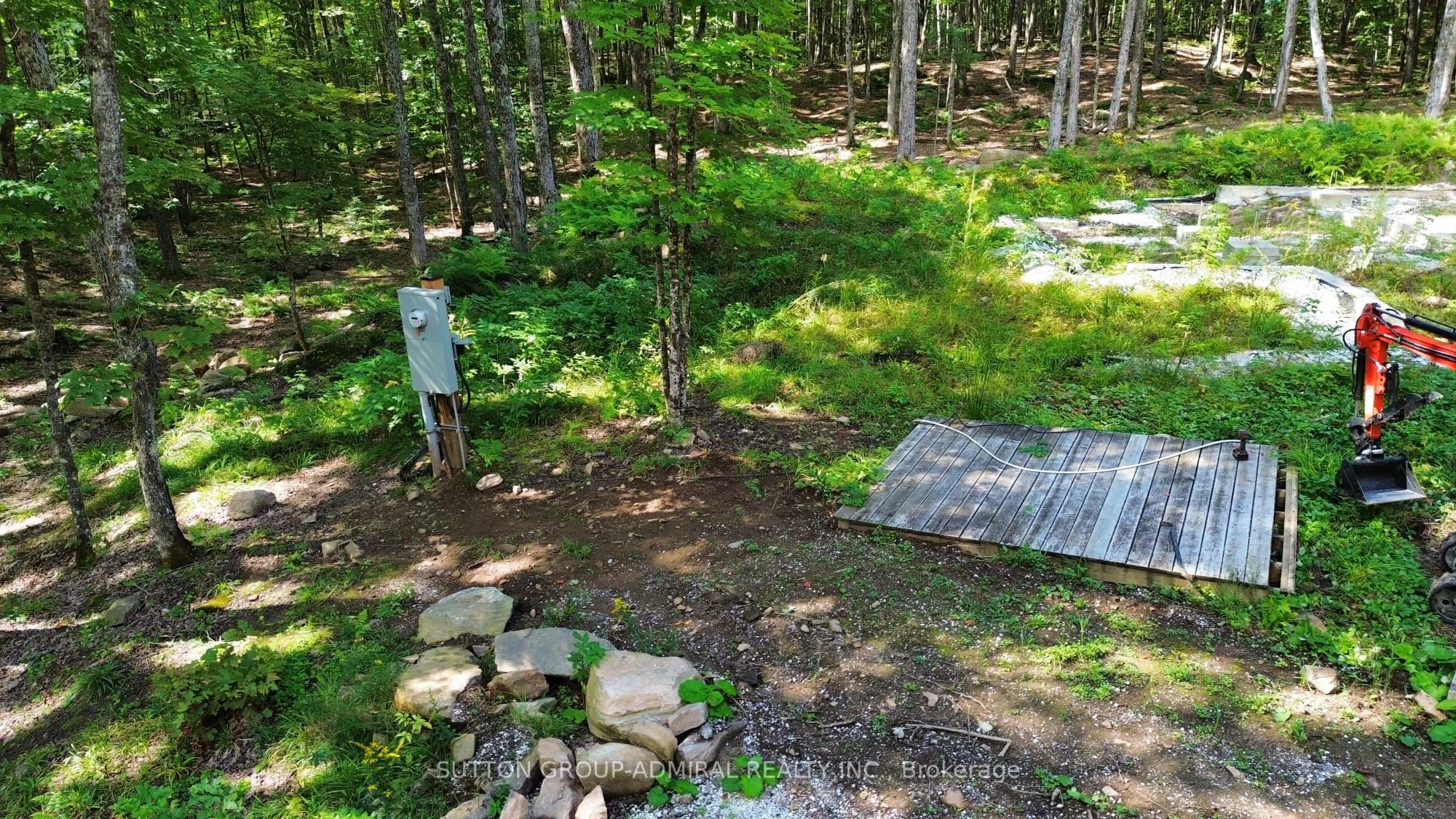 1135 ROSS LAKE Road