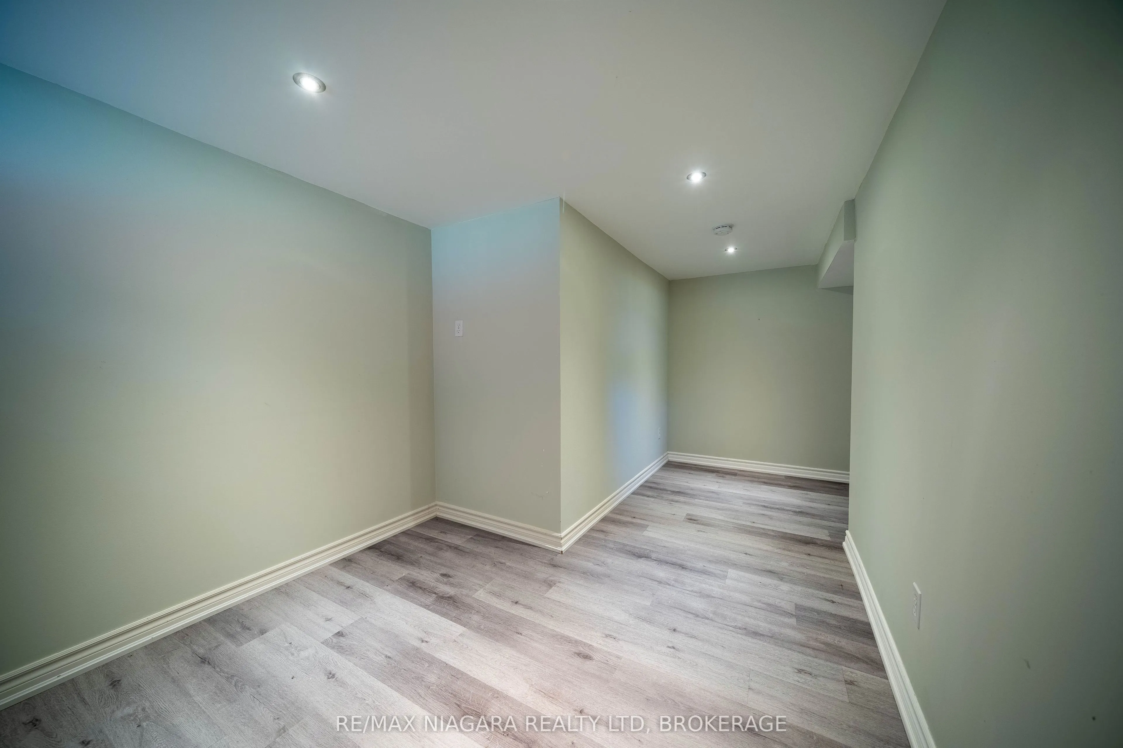15 Springbank Drive
