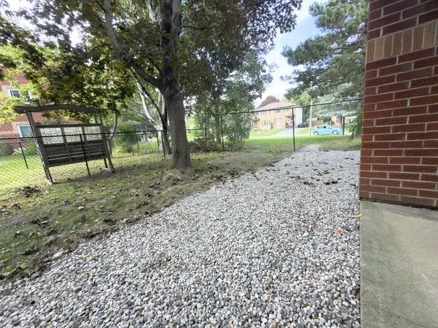 573 Armstrong Road #101