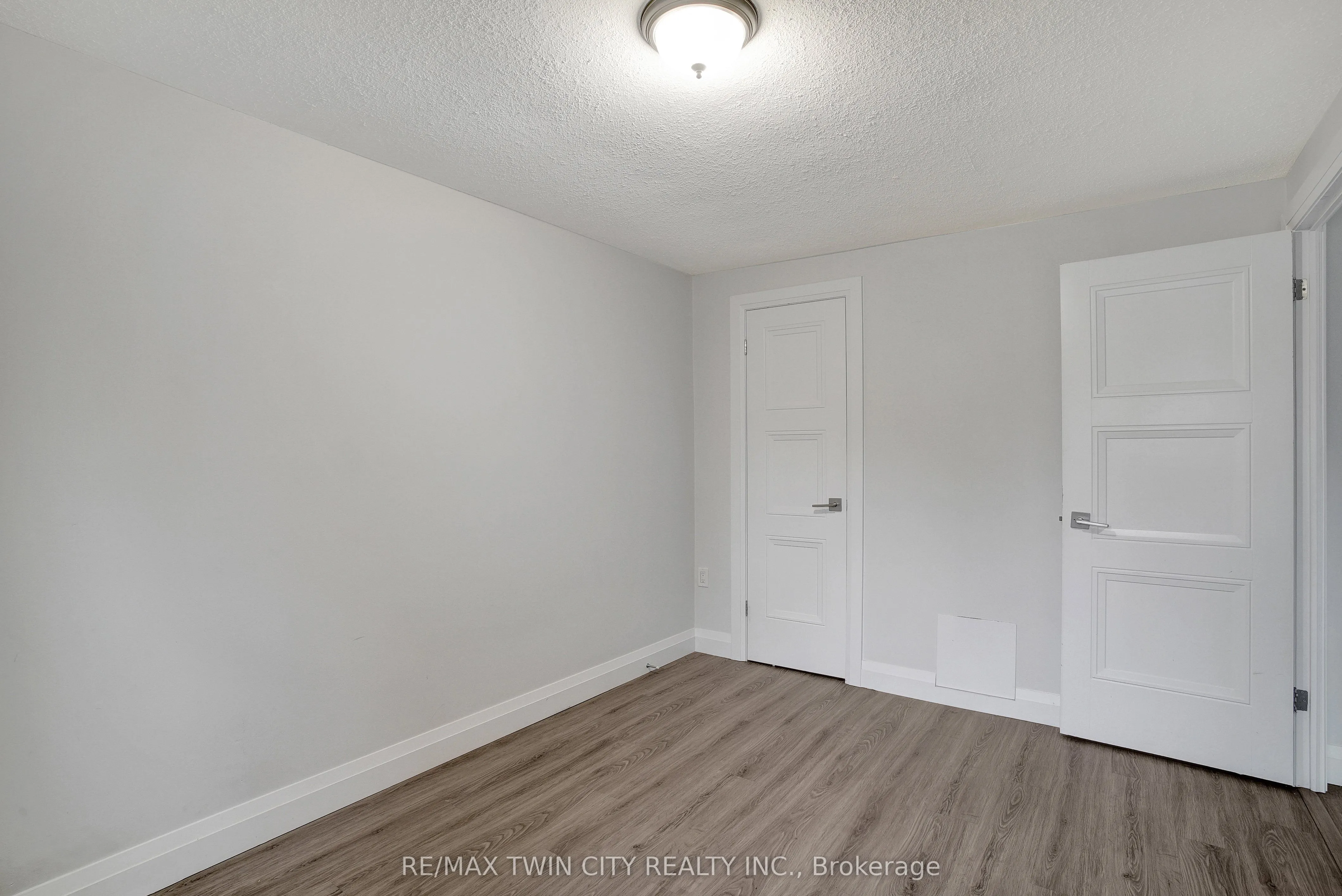 162 Jansen Avenue #25
