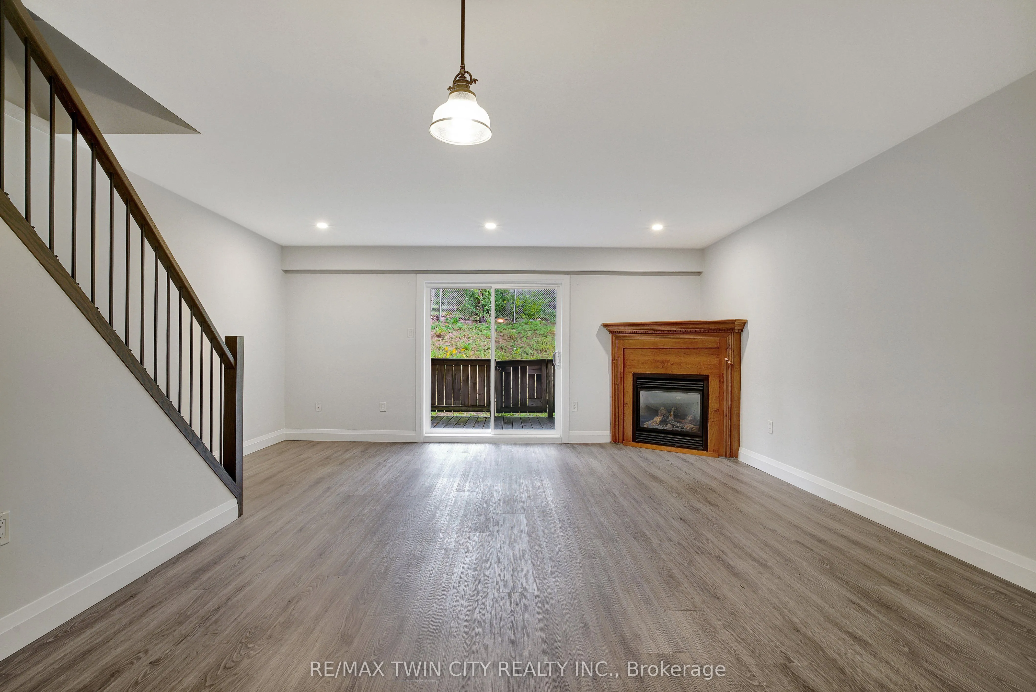 162 Jansen Avenue #25