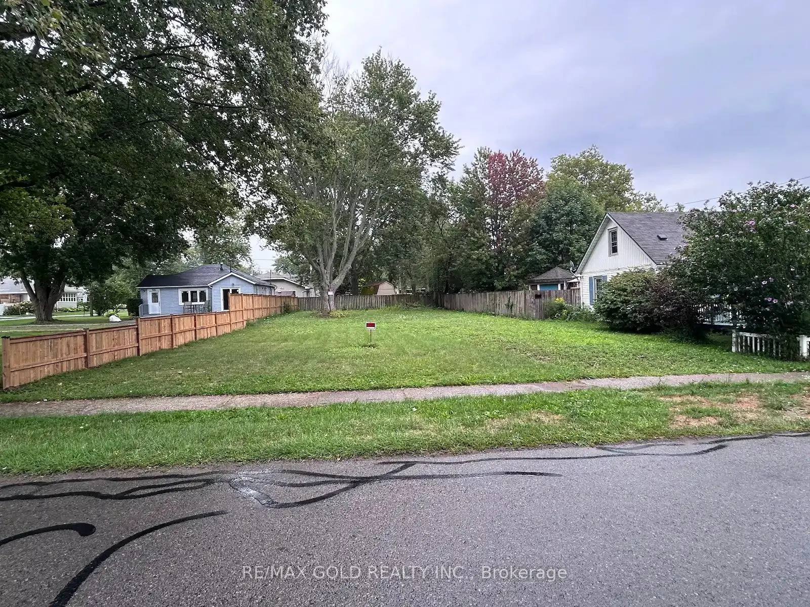 V/L Elmwood Avenue