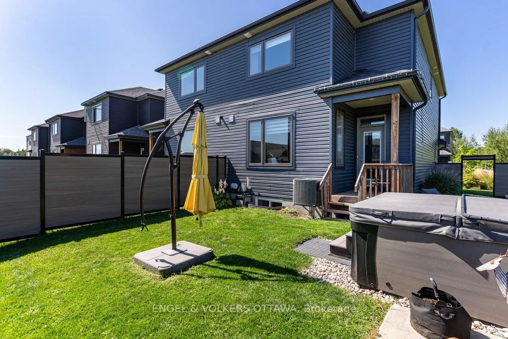 413 Premiere Lane