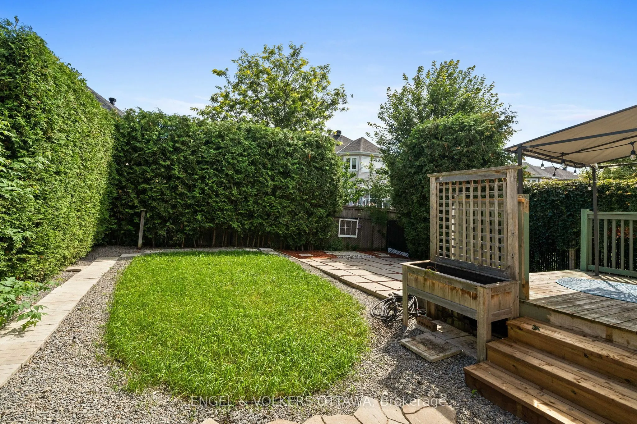 1121 Rocky Harbour Crescent