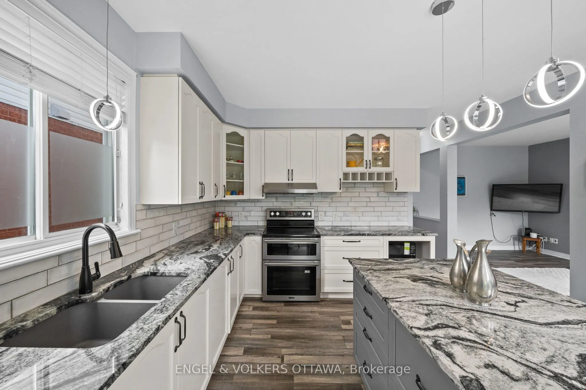 1121 Rocky Harbour Crescent