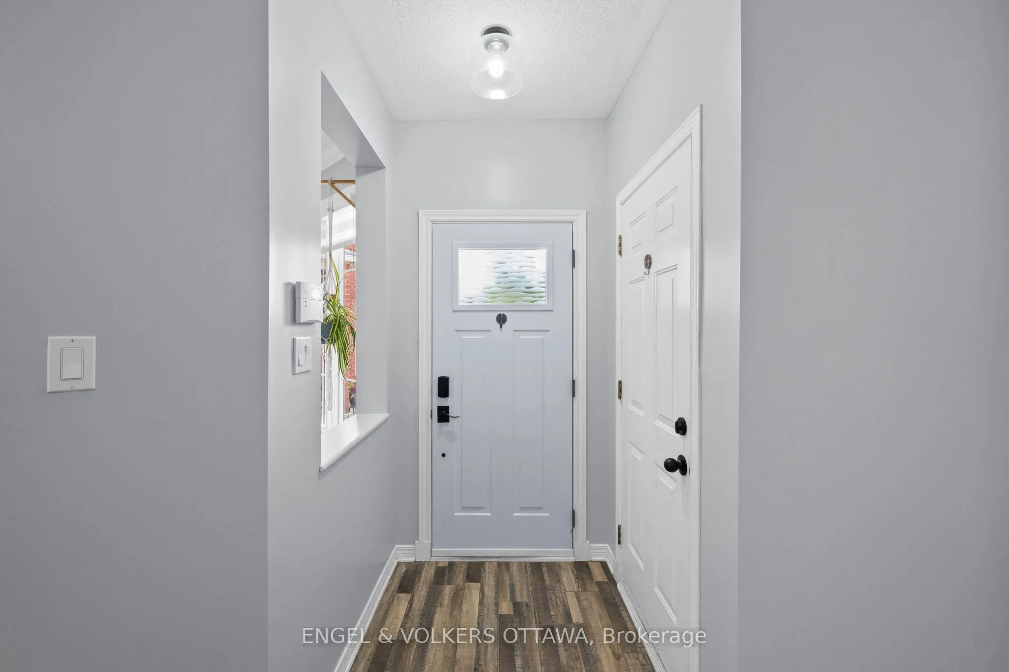 1121 Rocky Harbour Crescent
