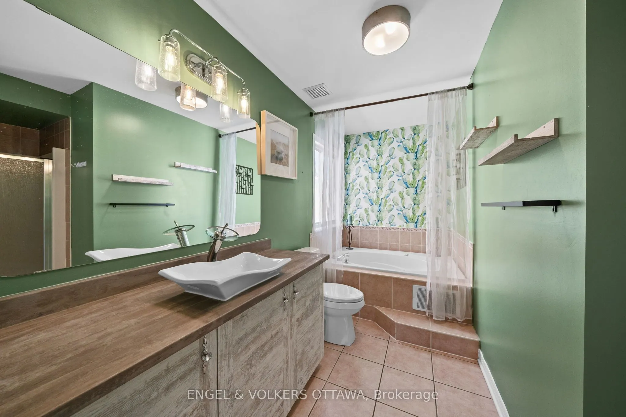 1121 Rocky Harbour Crescent