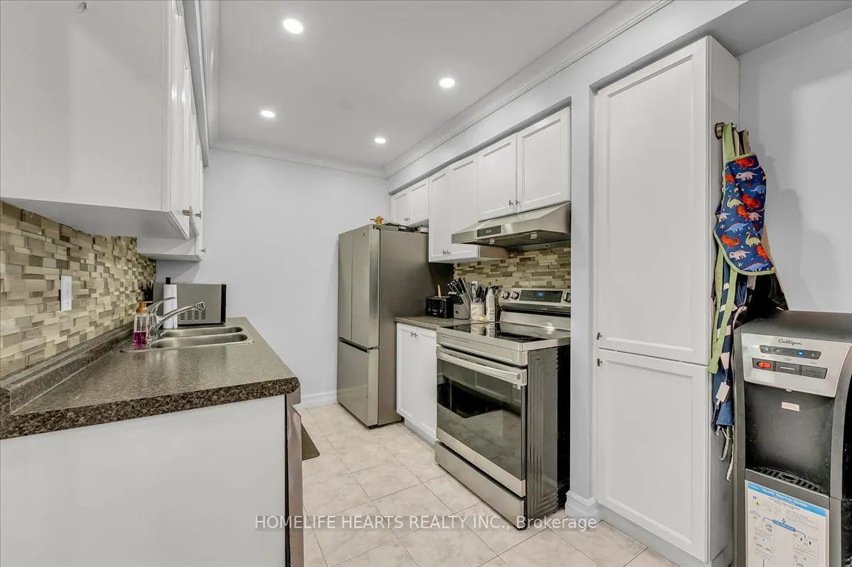 21 Bronte Court