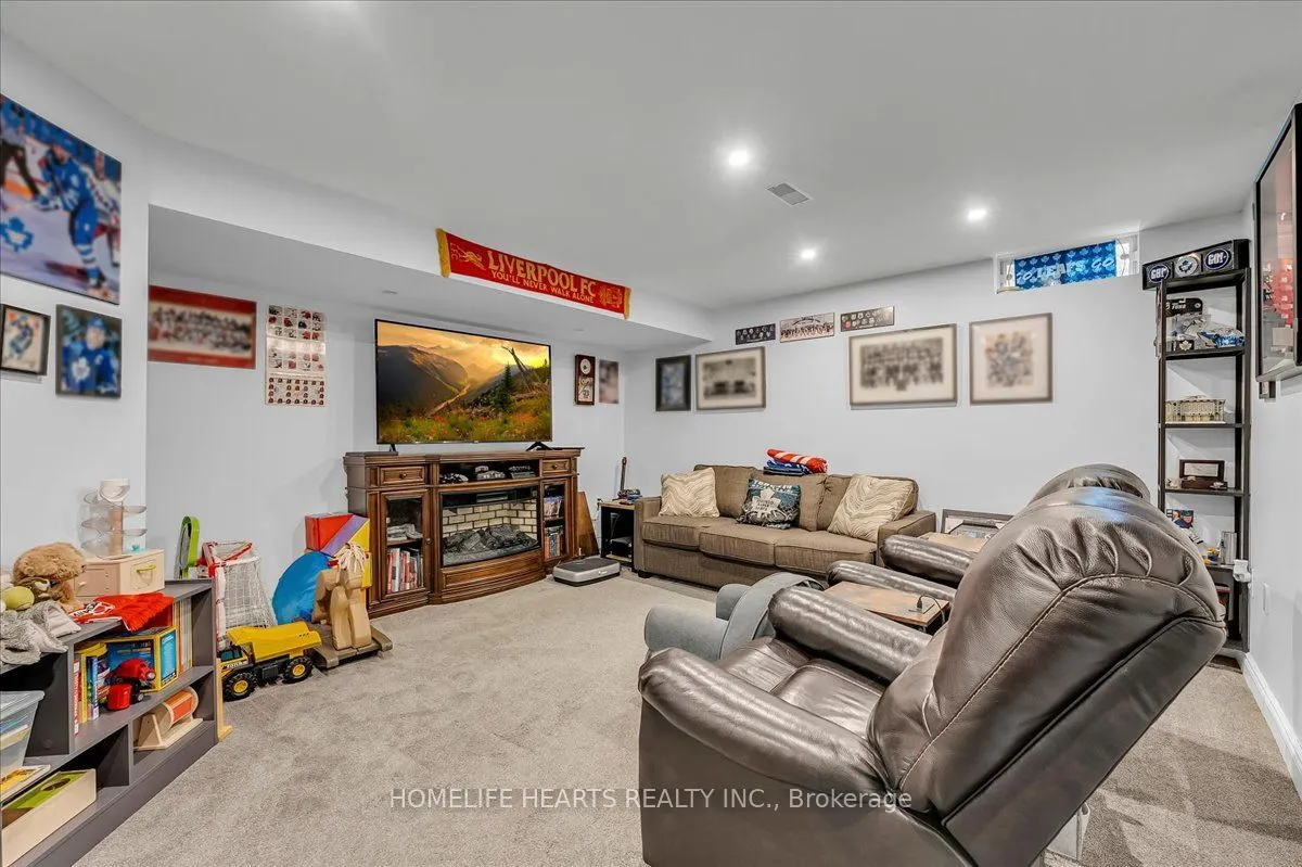 21 Bronte Court