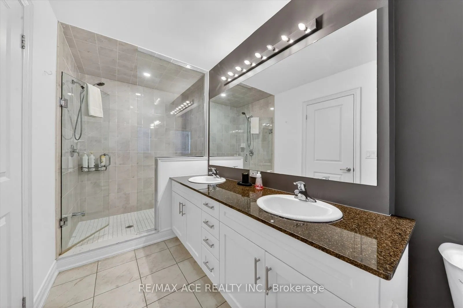 171 Snowbridge Way #26