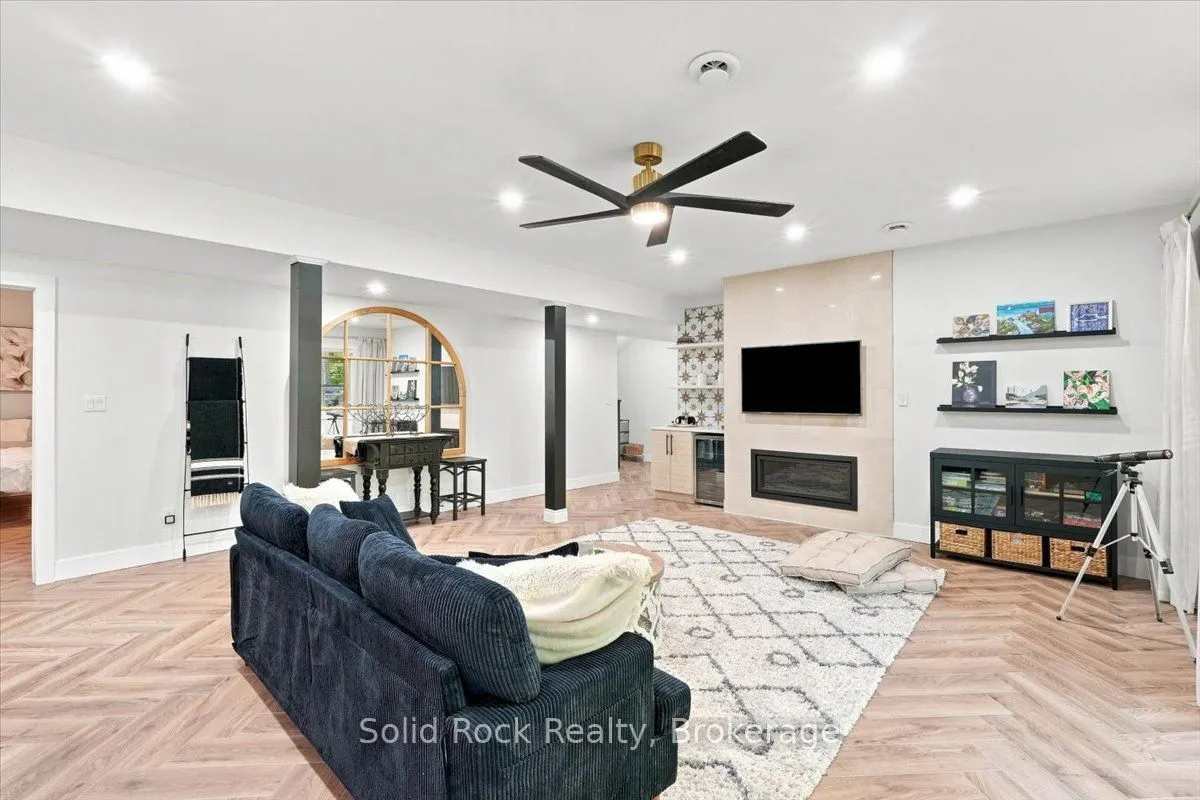 166 Maple Road