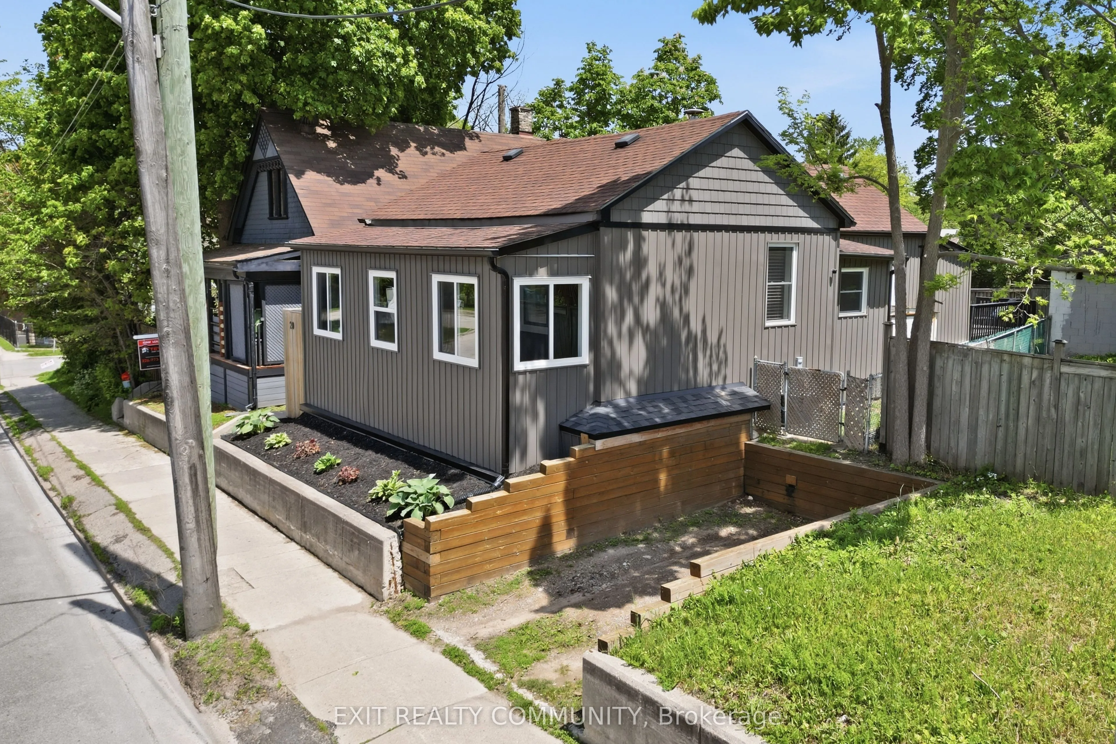 20 Wharncliffe Road S