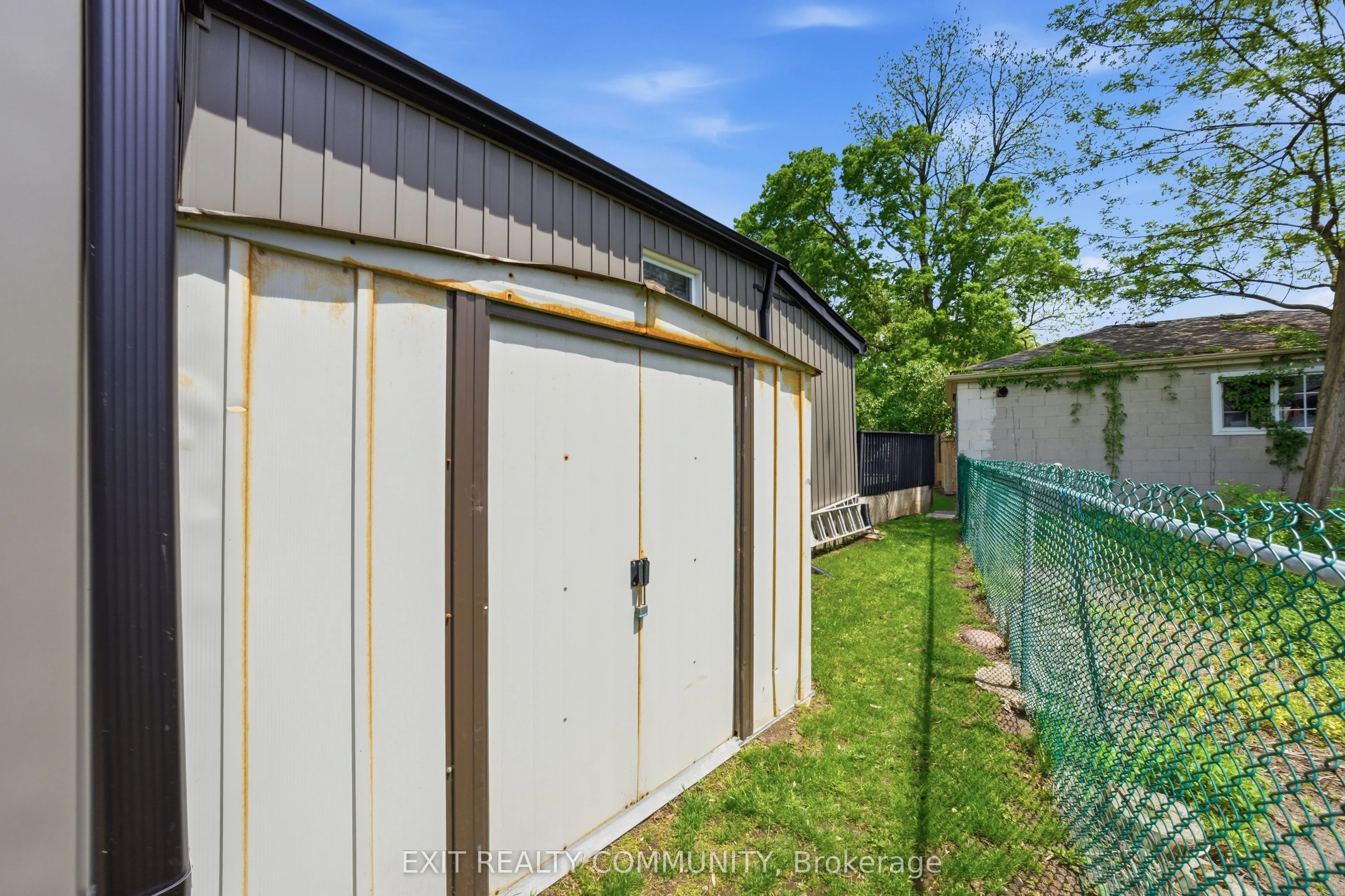 20 Wharncliffe Road S