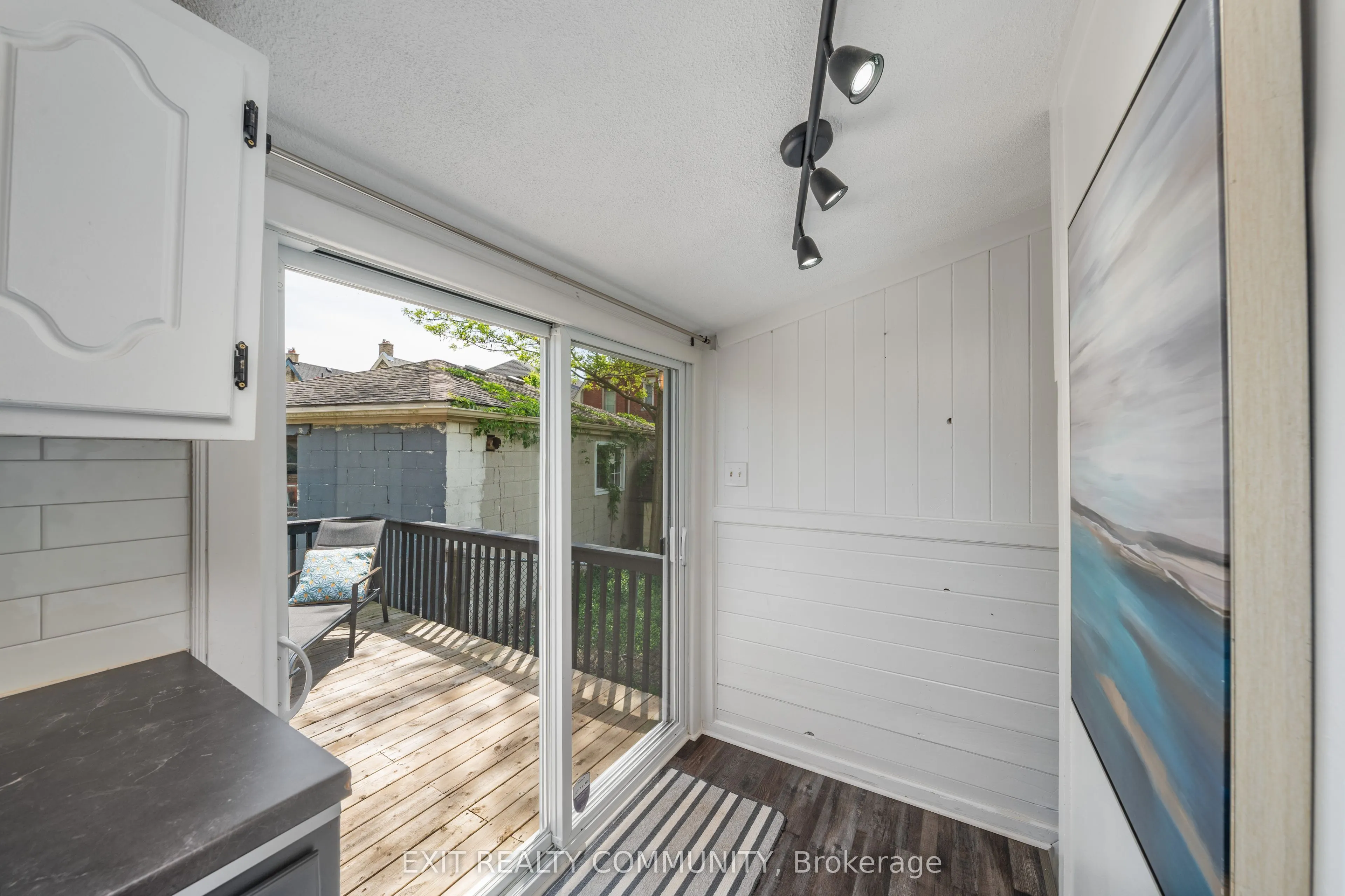 20 Wharncliffe Road S