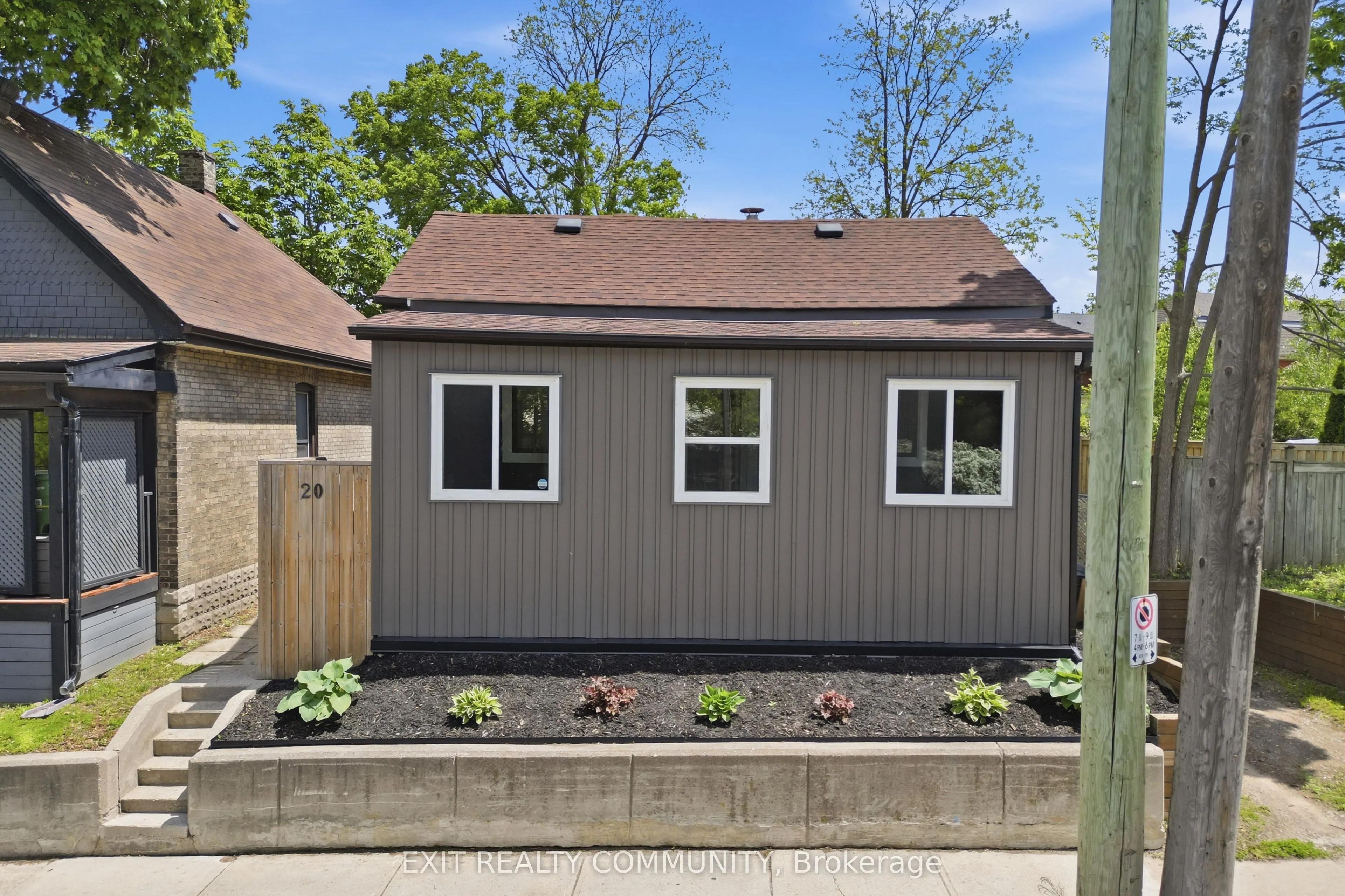 20 Wharncliffe Road S