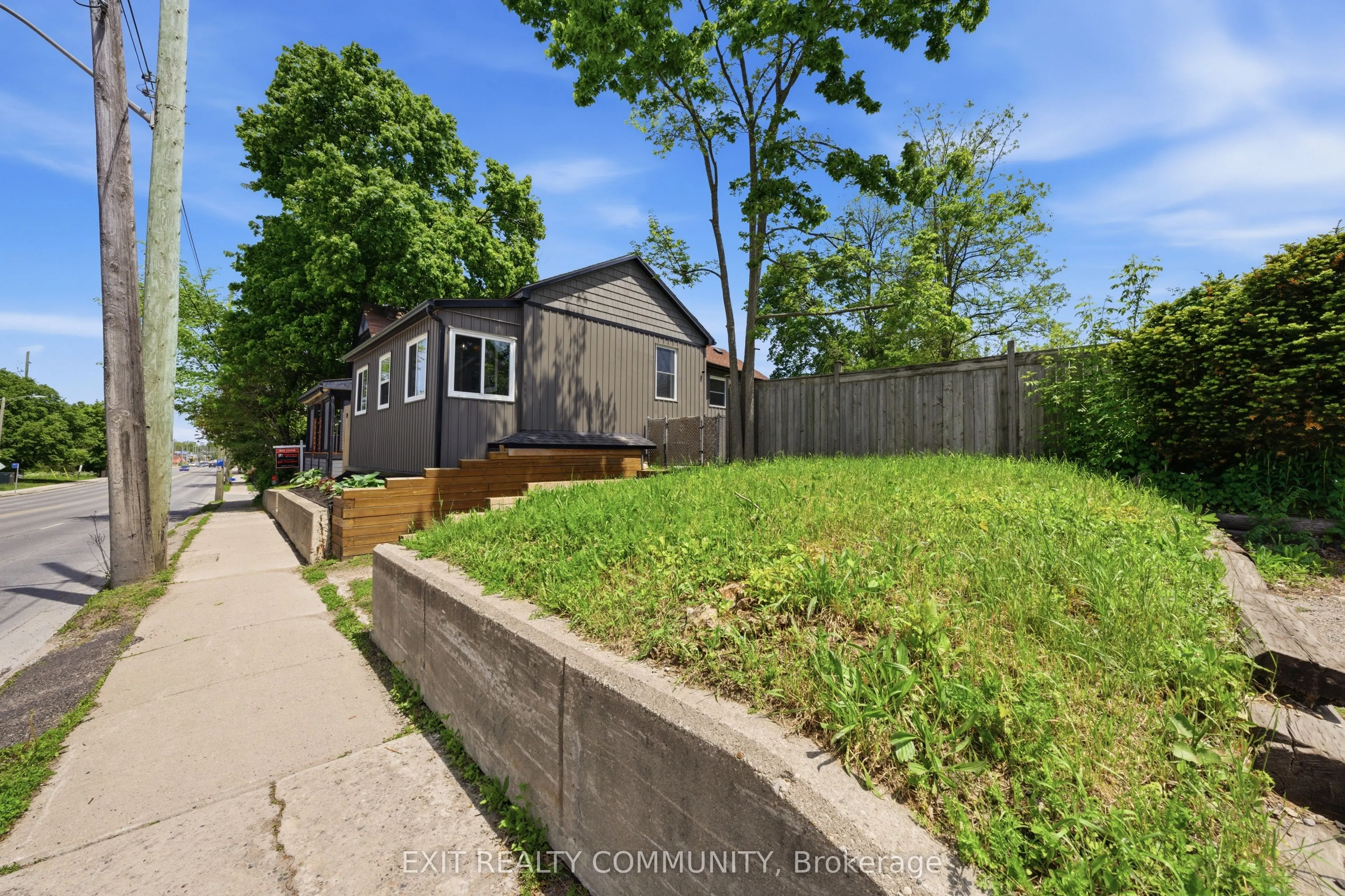20 Wharncliffe Road S