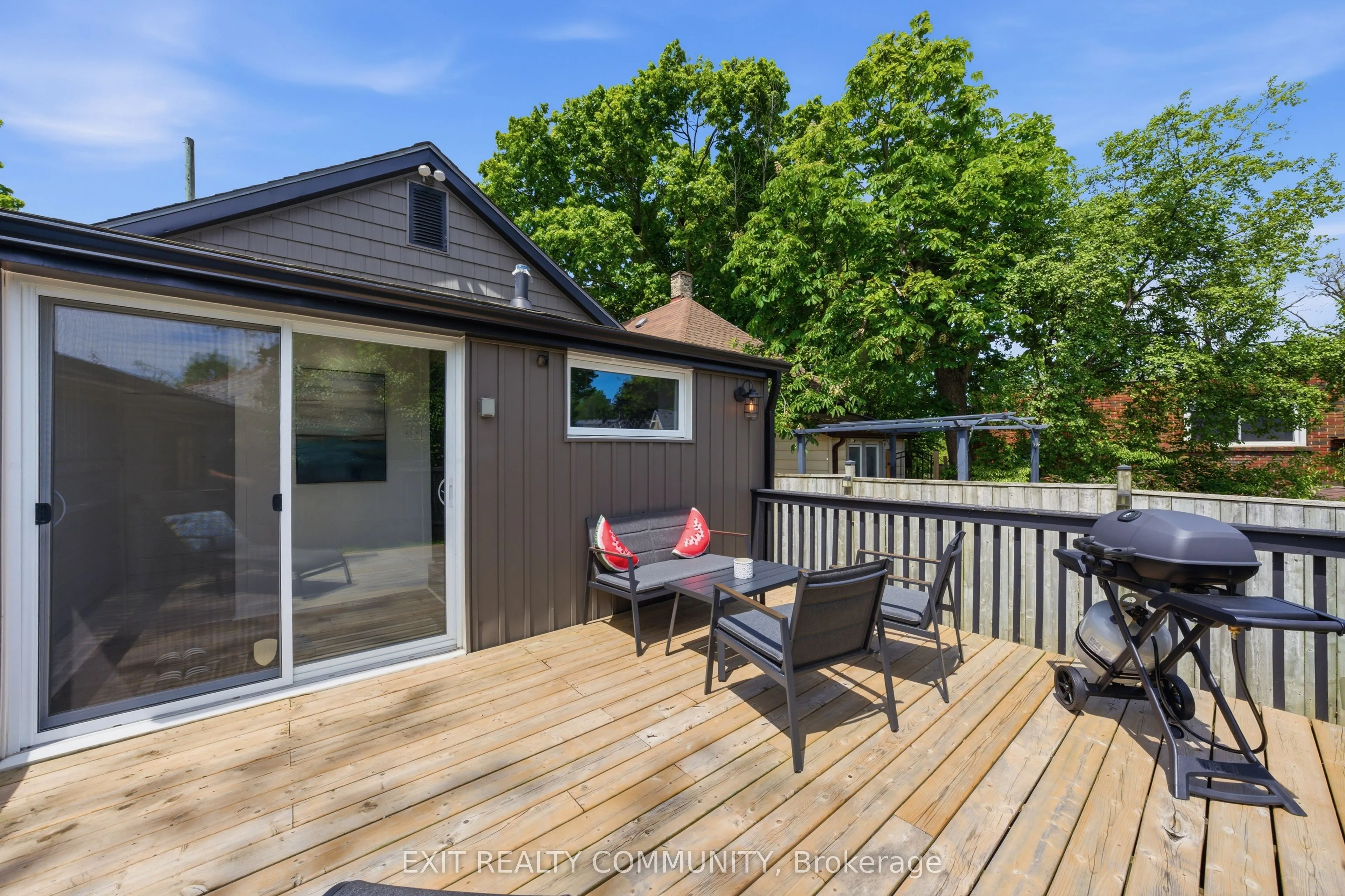 20 Wharncliffe Road S
