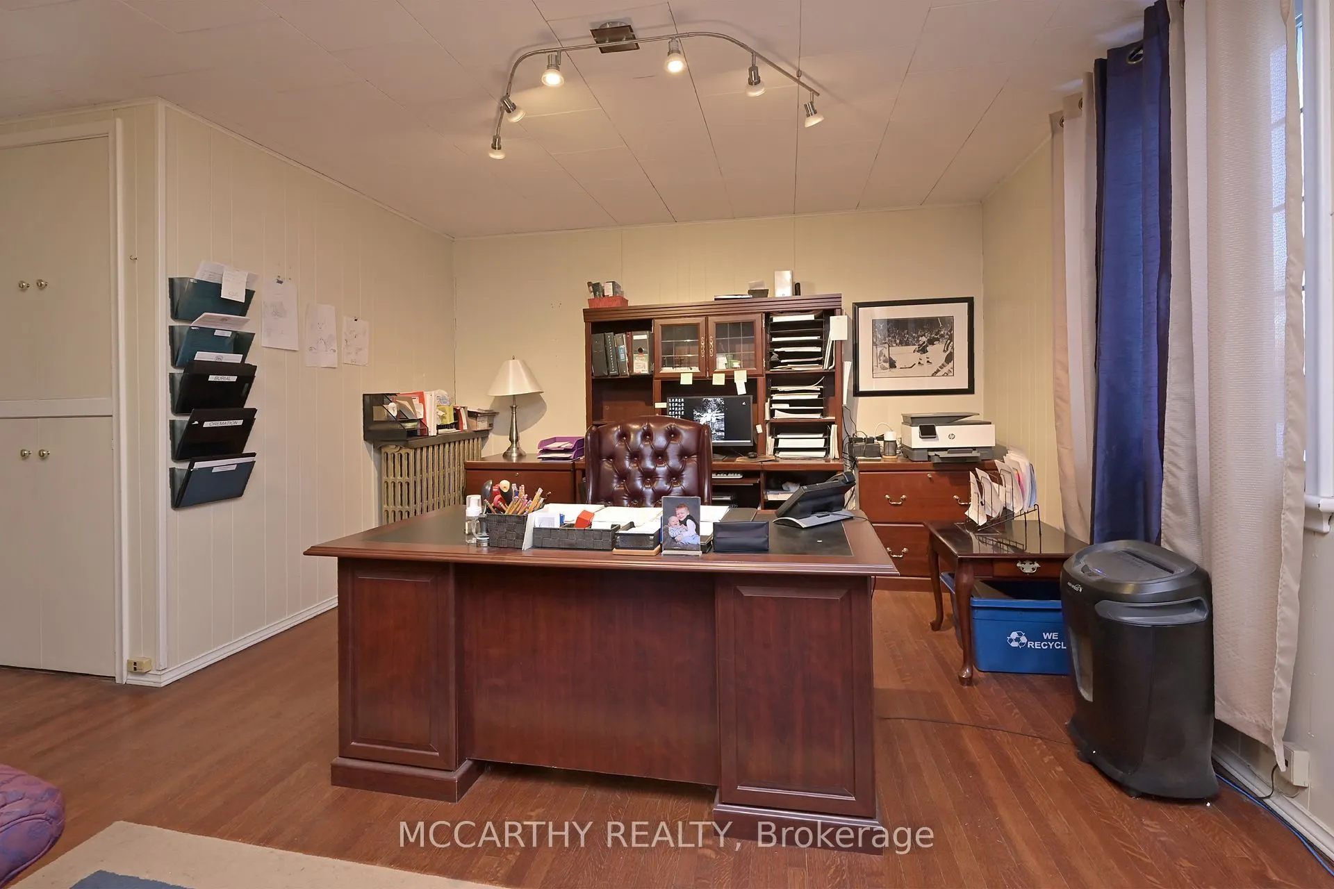 318 Main Street E