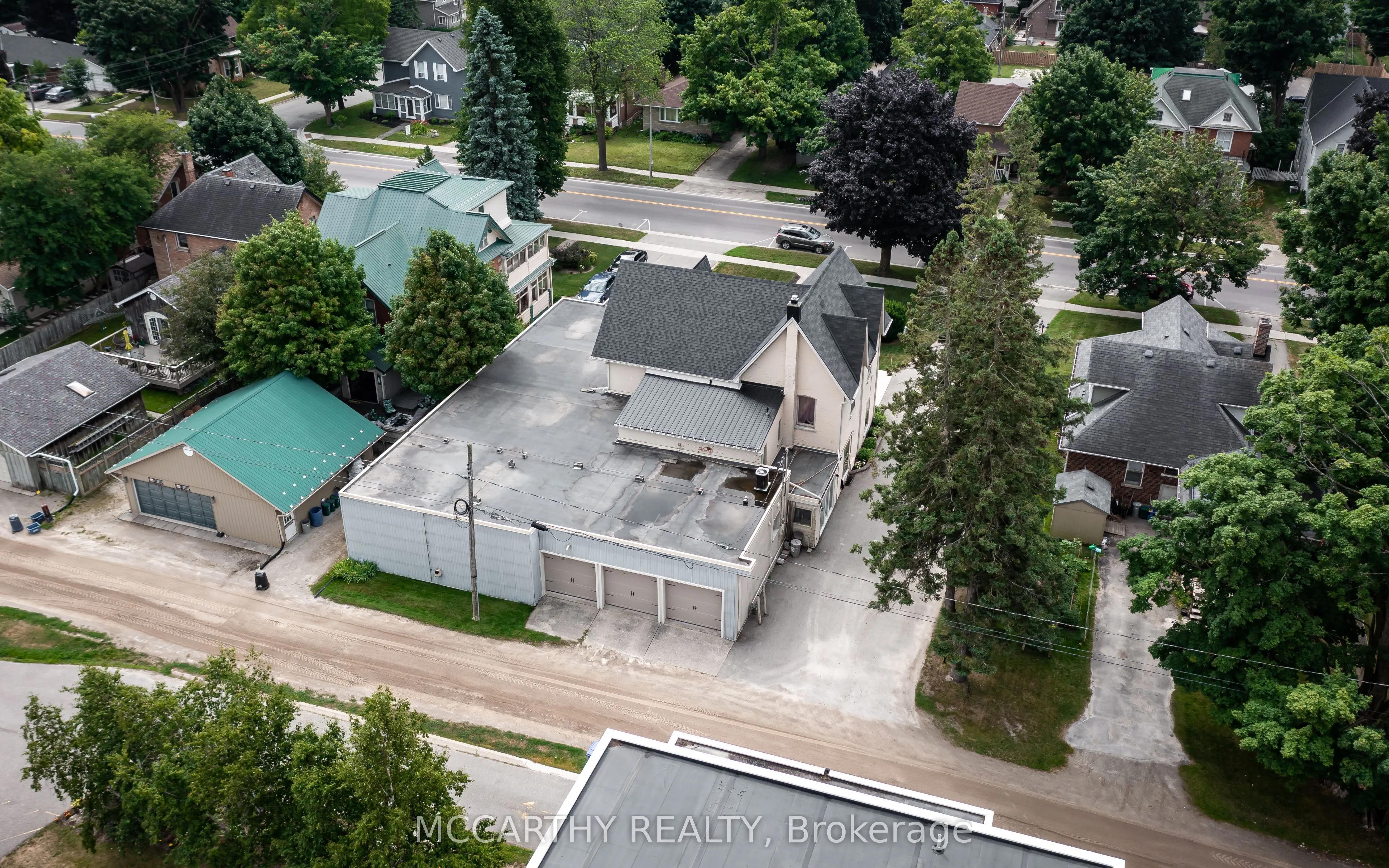 318 Main Street E