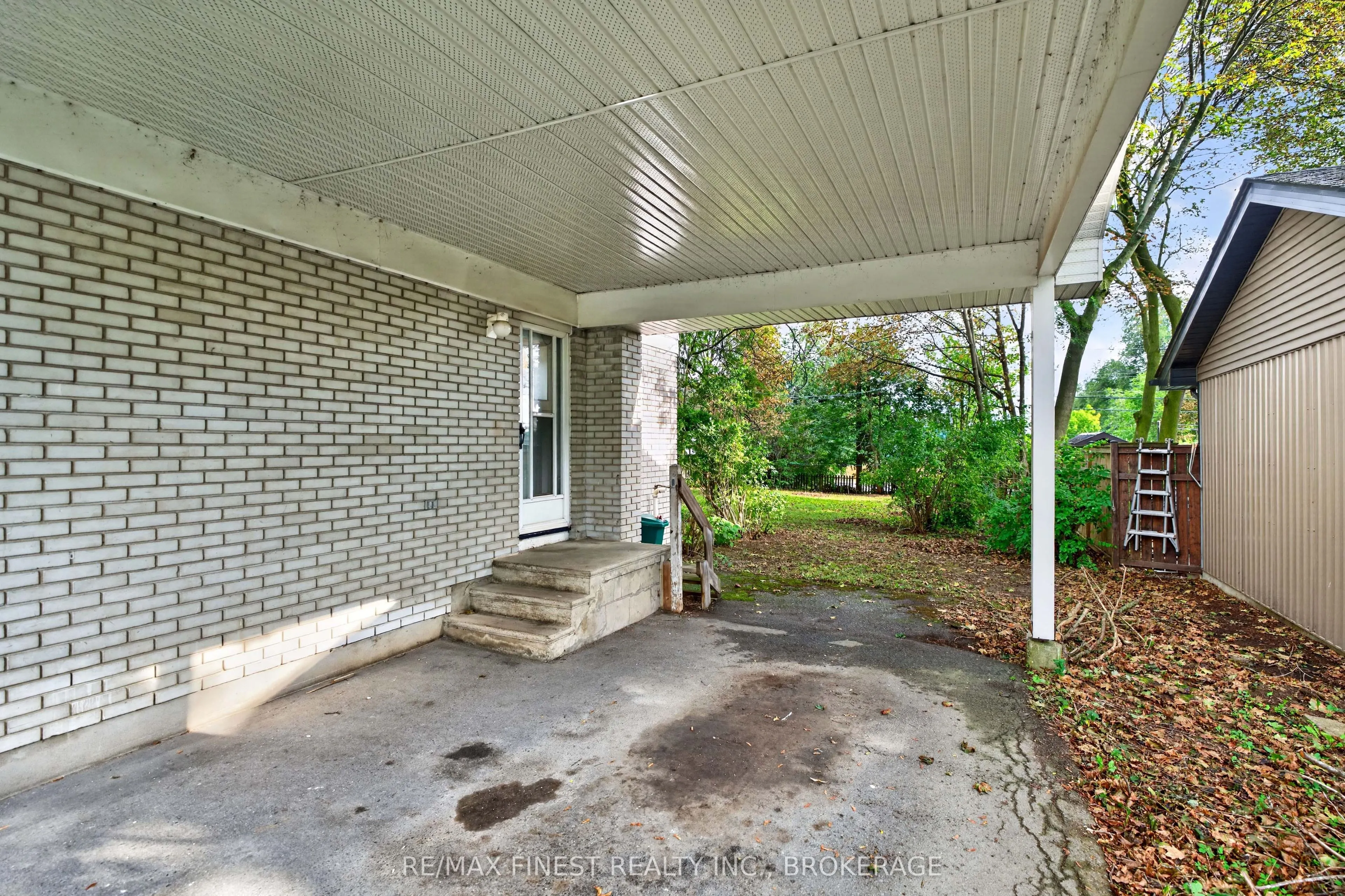 92 Cliff Crescent