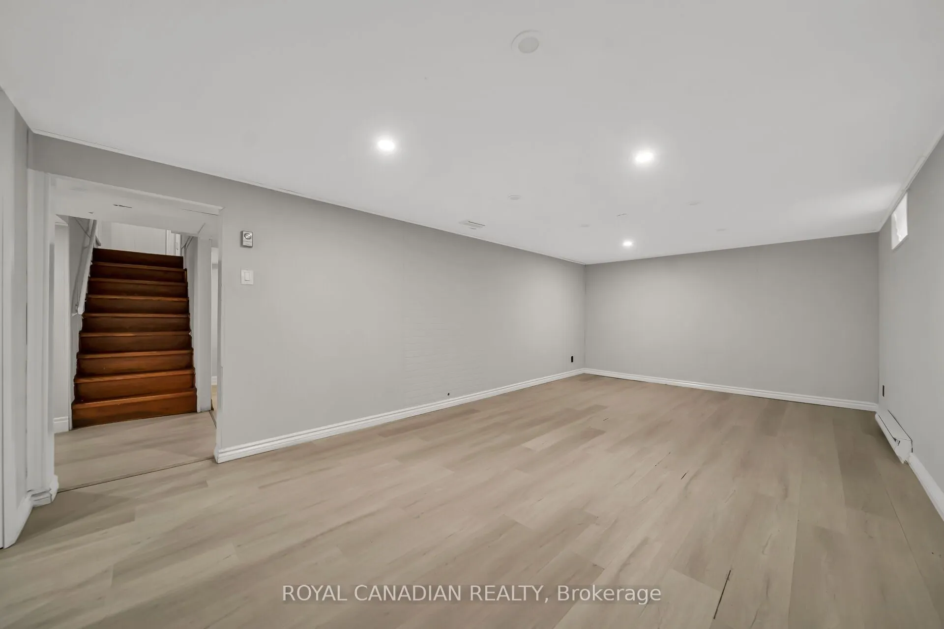 284 Cedar Crescent