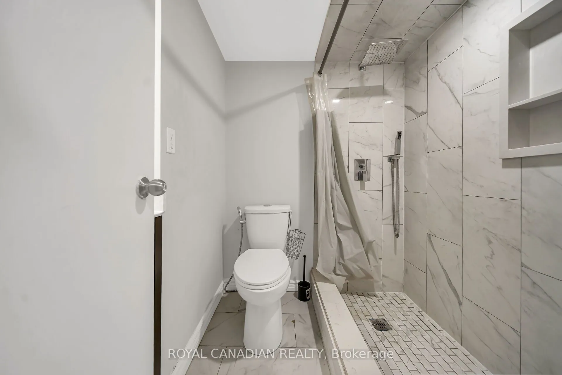 284 Cedar Crescent