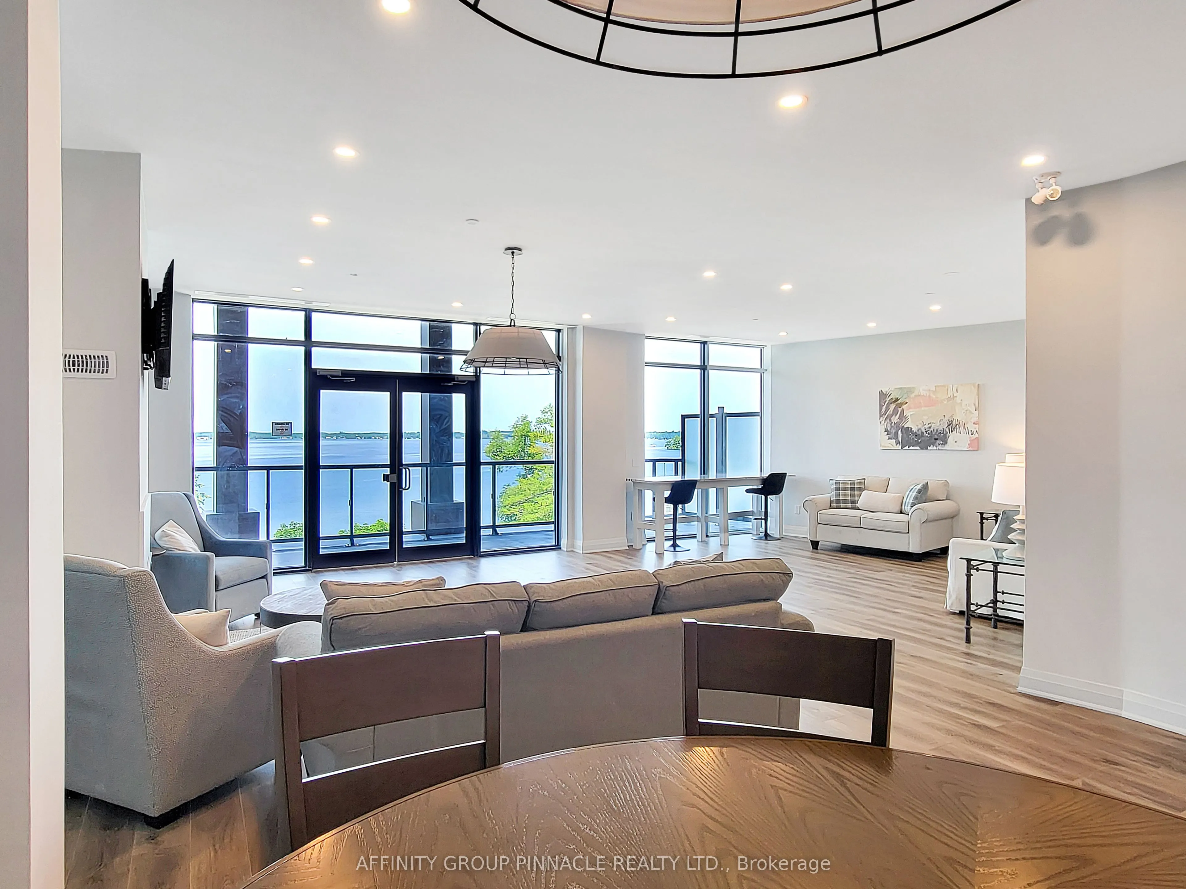 99 Louisa Street #201