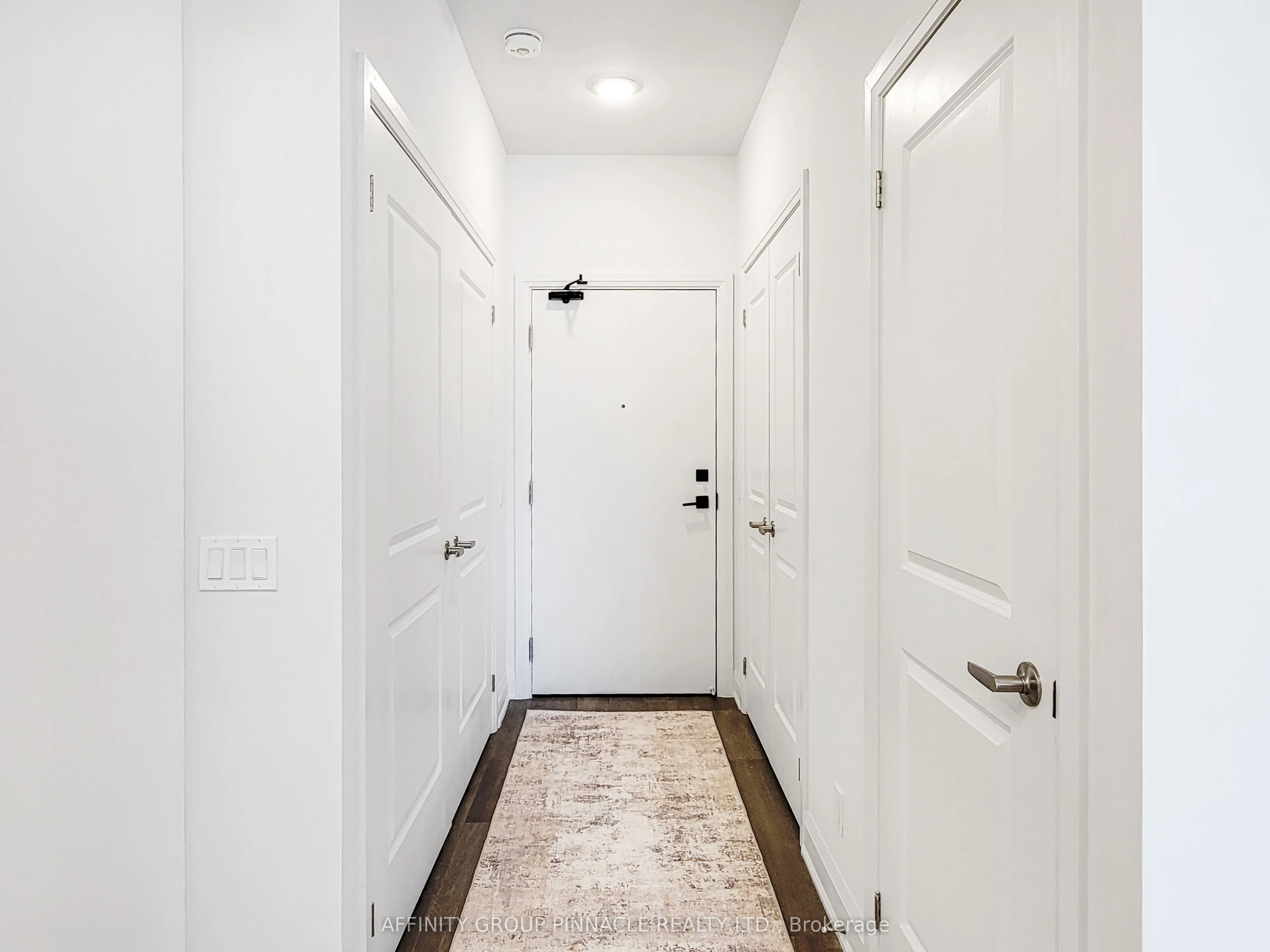 99 Louisa Street #201