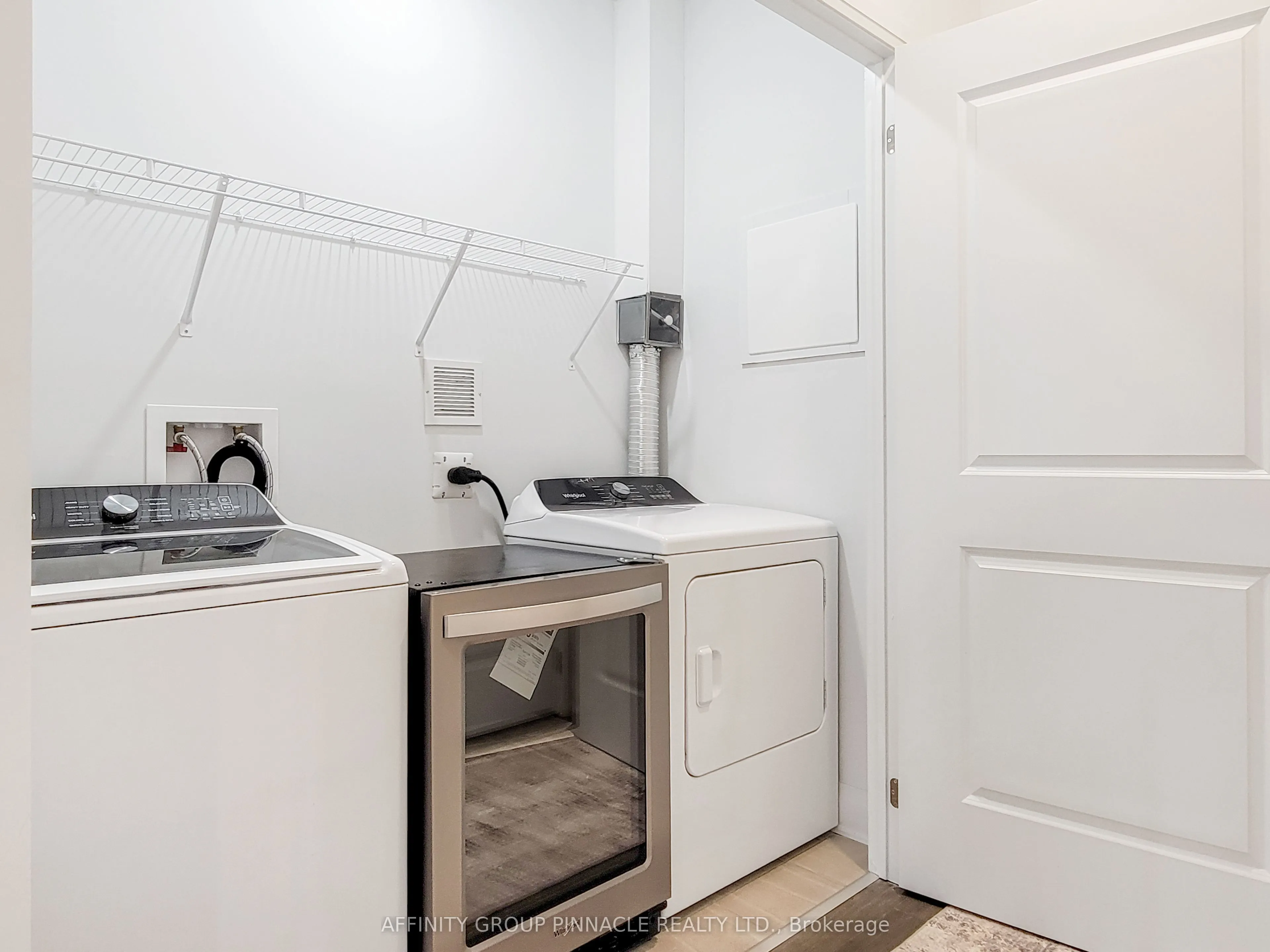 99 Louisa Street #201