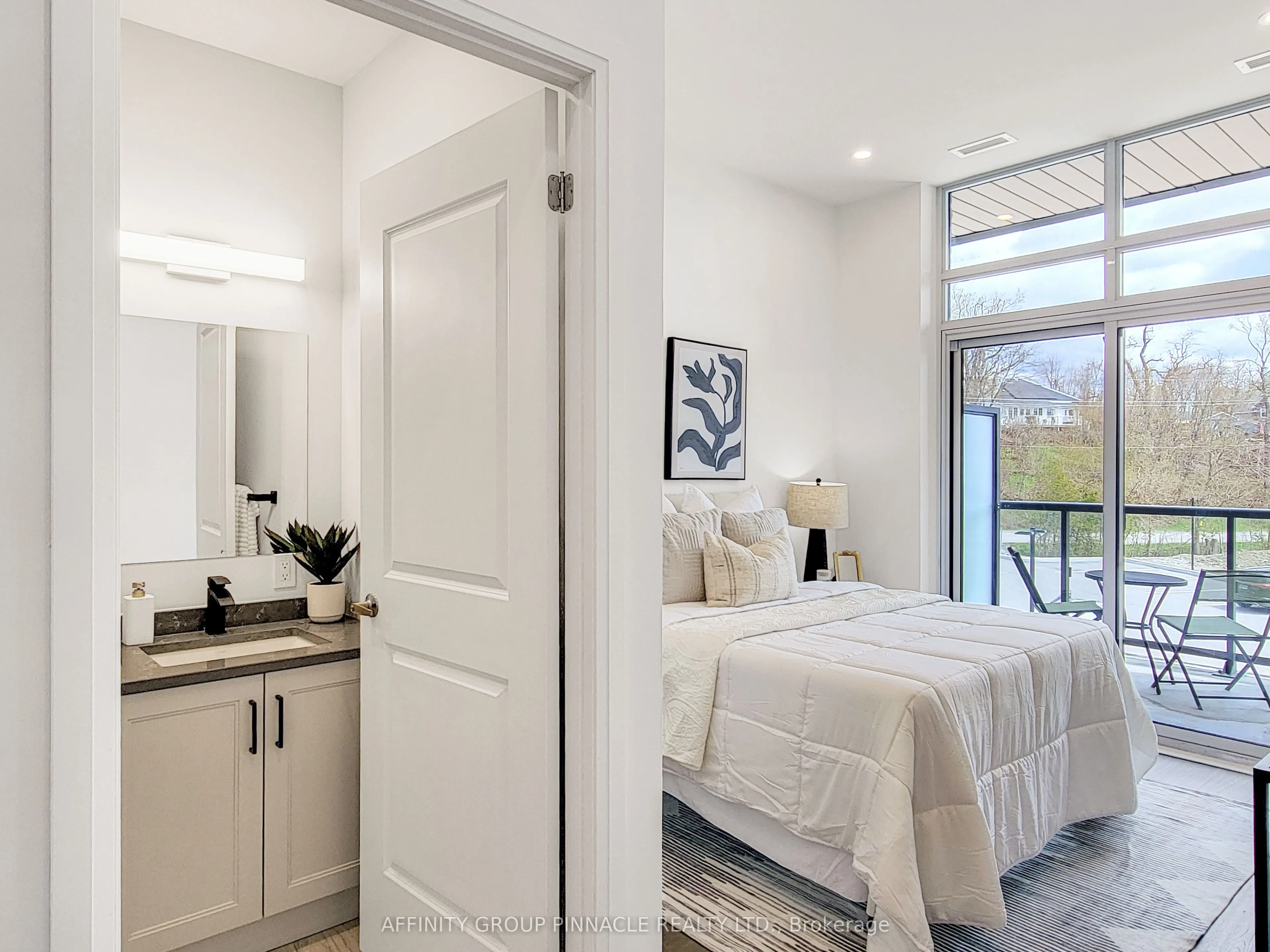 99 Louisa Street #201