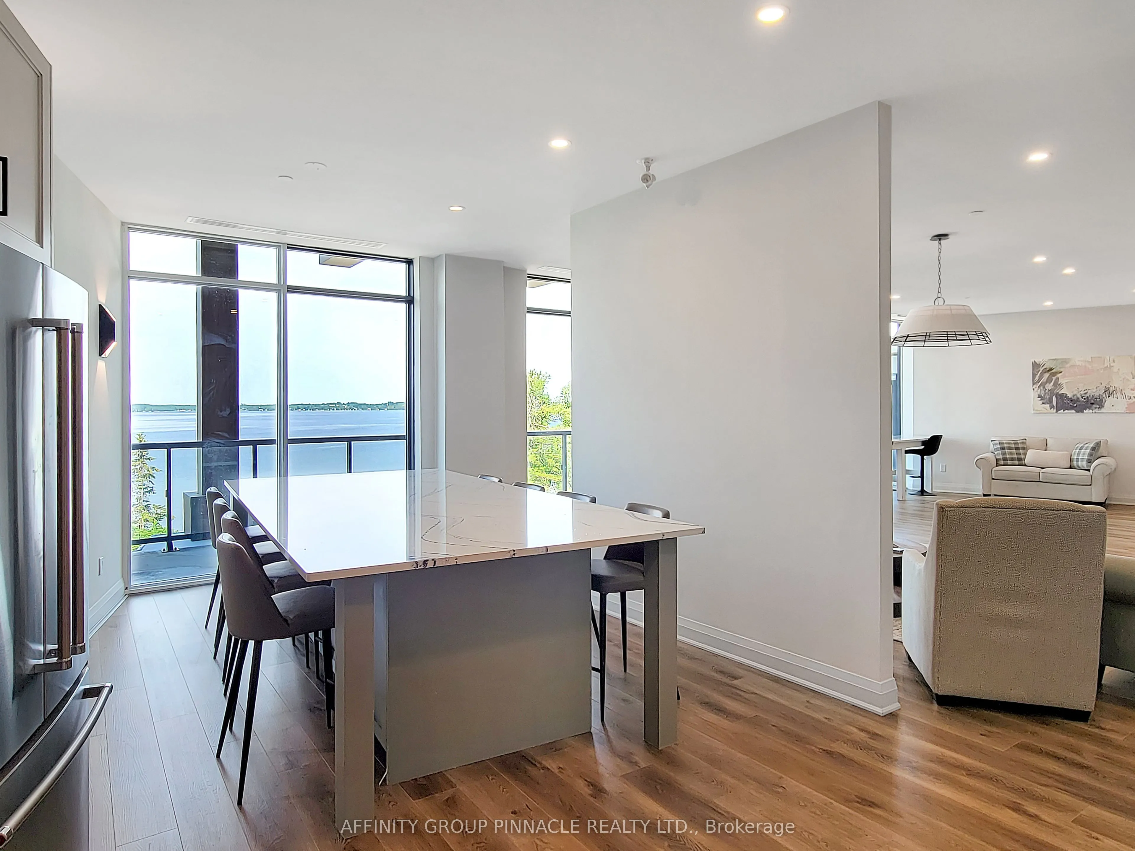 99 Louisa Street #201