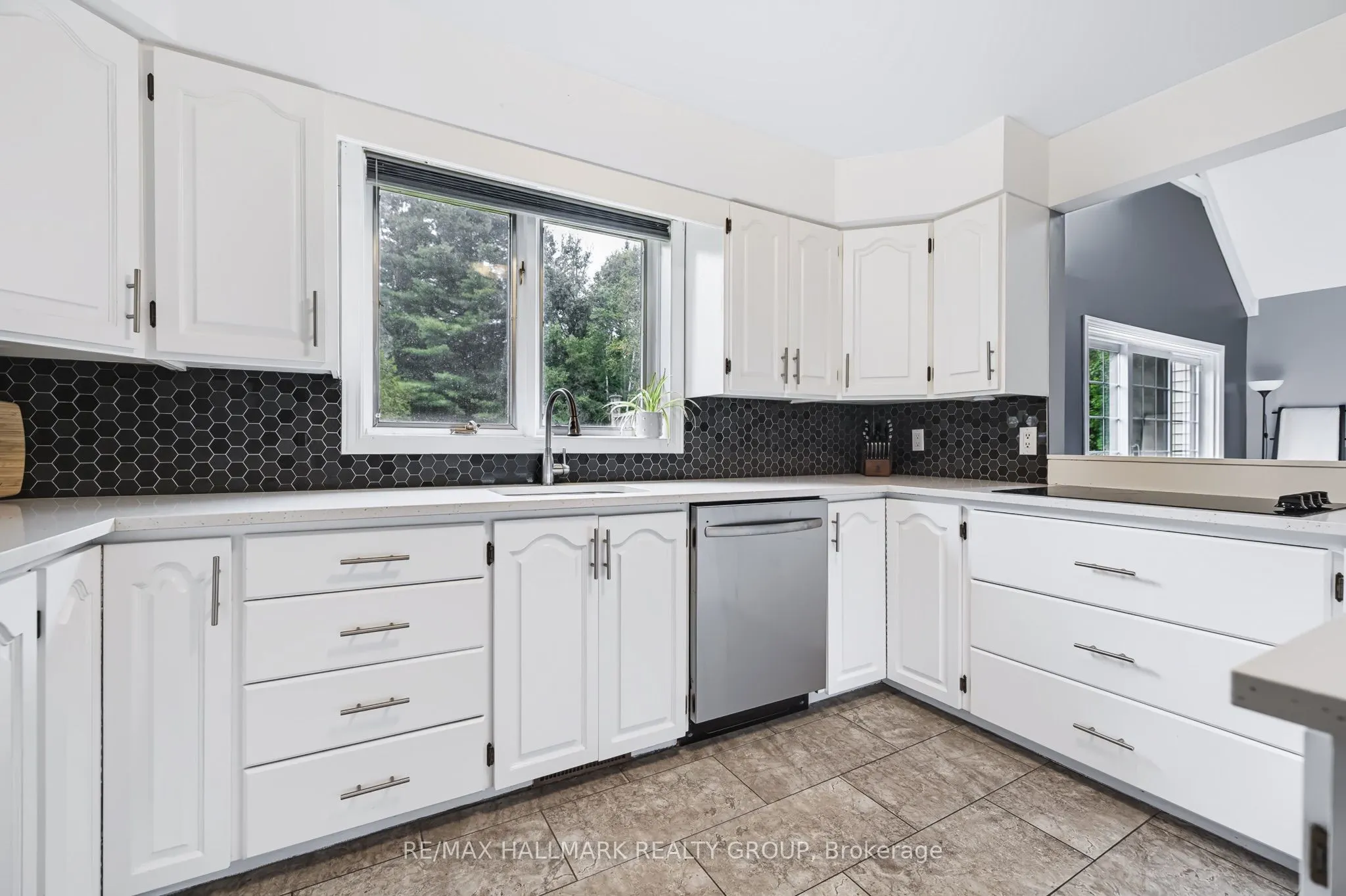 2346 Bathurst 5th Concession Road