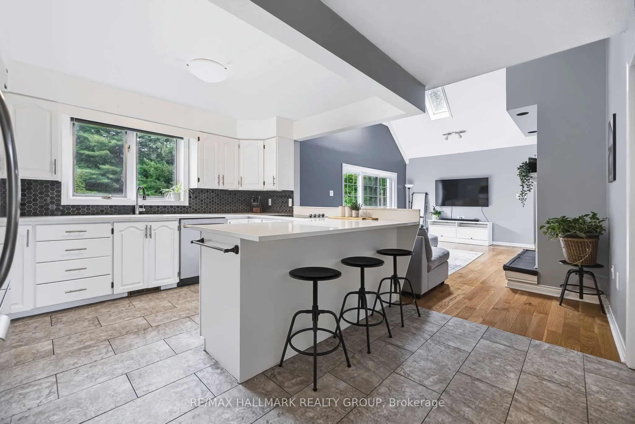 2346 Bathurst 5th Concession Road