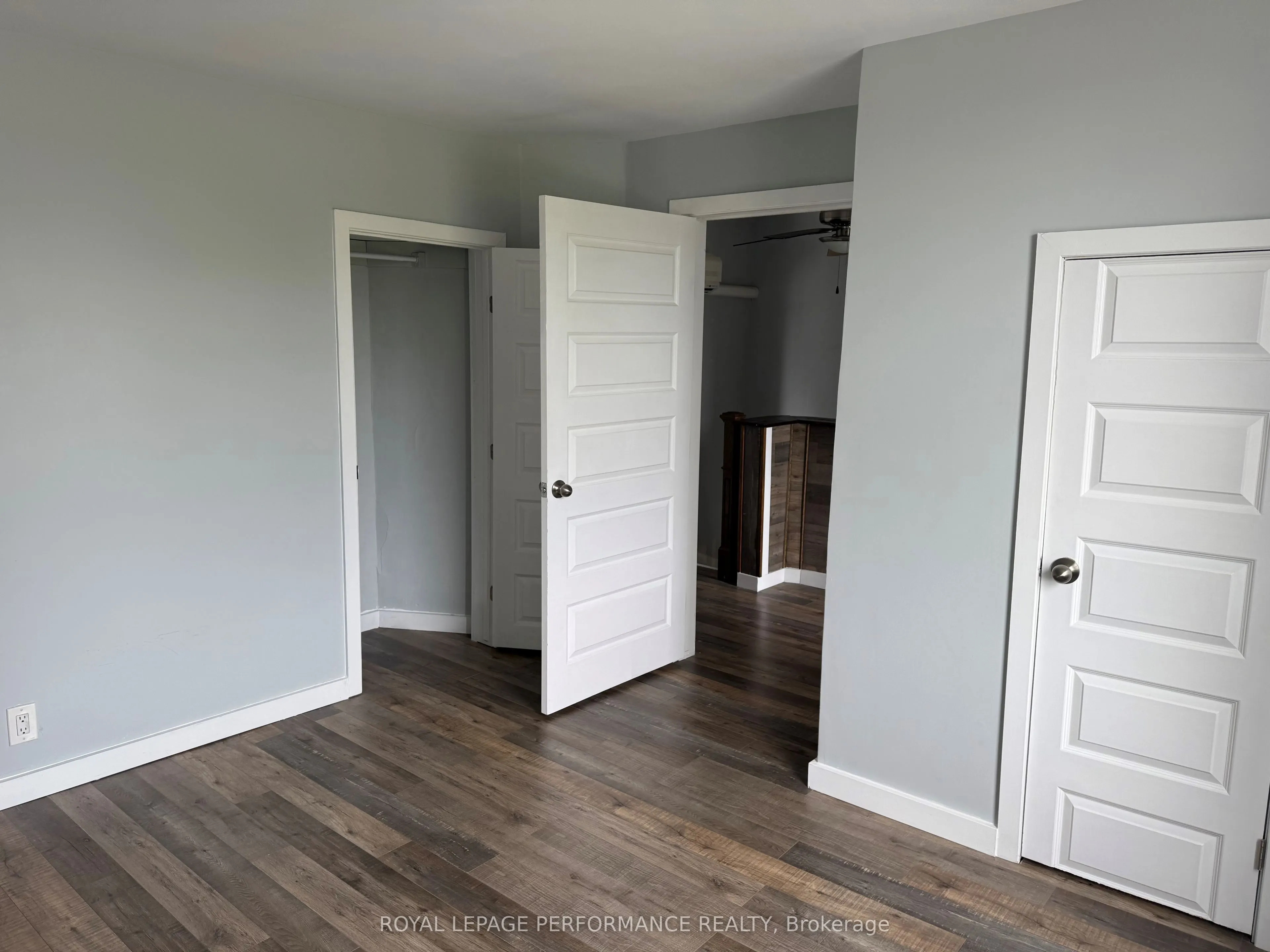 218 Main Street E